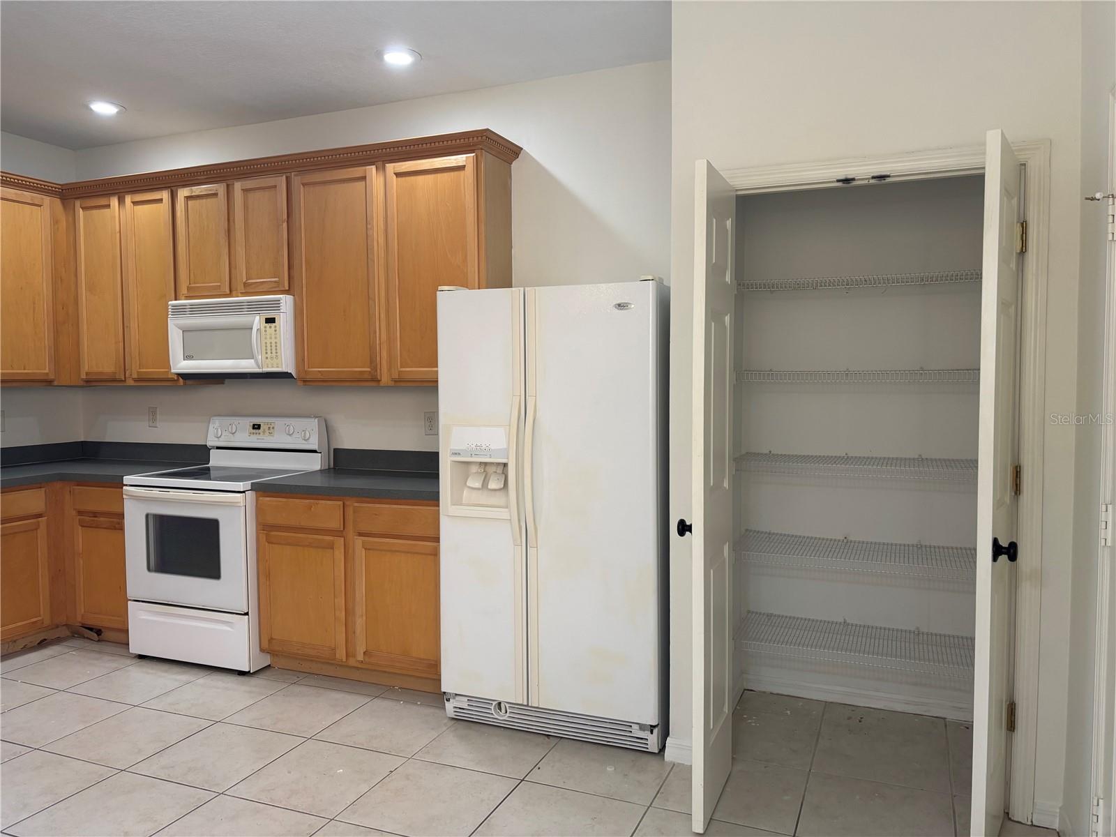 Image 3 of 24 For 3429 Parkridge Circle 19-103