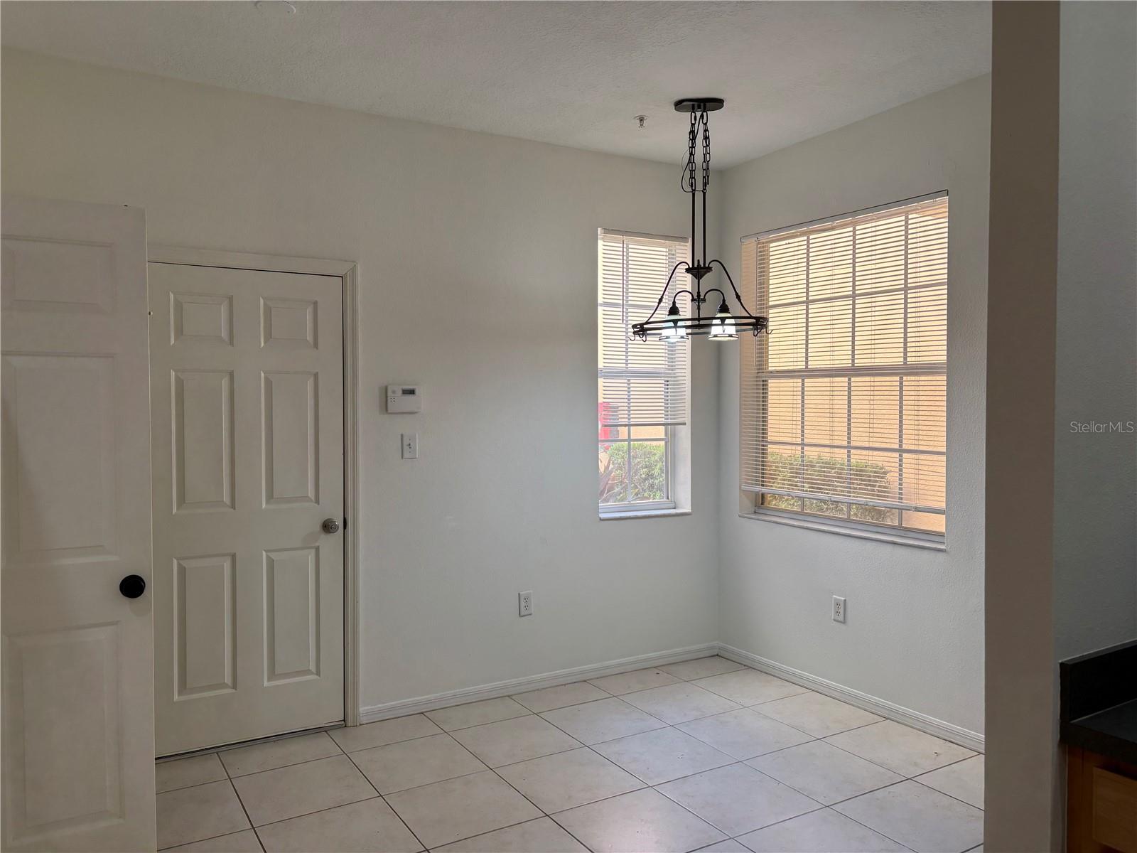 Image 6 of 24 For 3429 Parkridge Circle 19-103