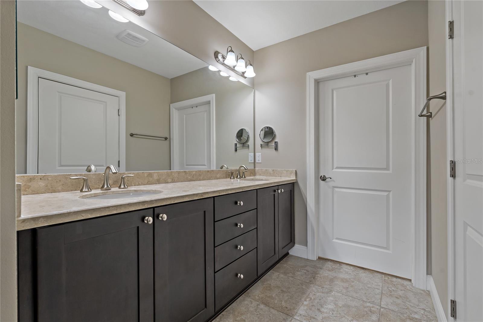 Image 20 of 64 For 23085 Banbury Way 103