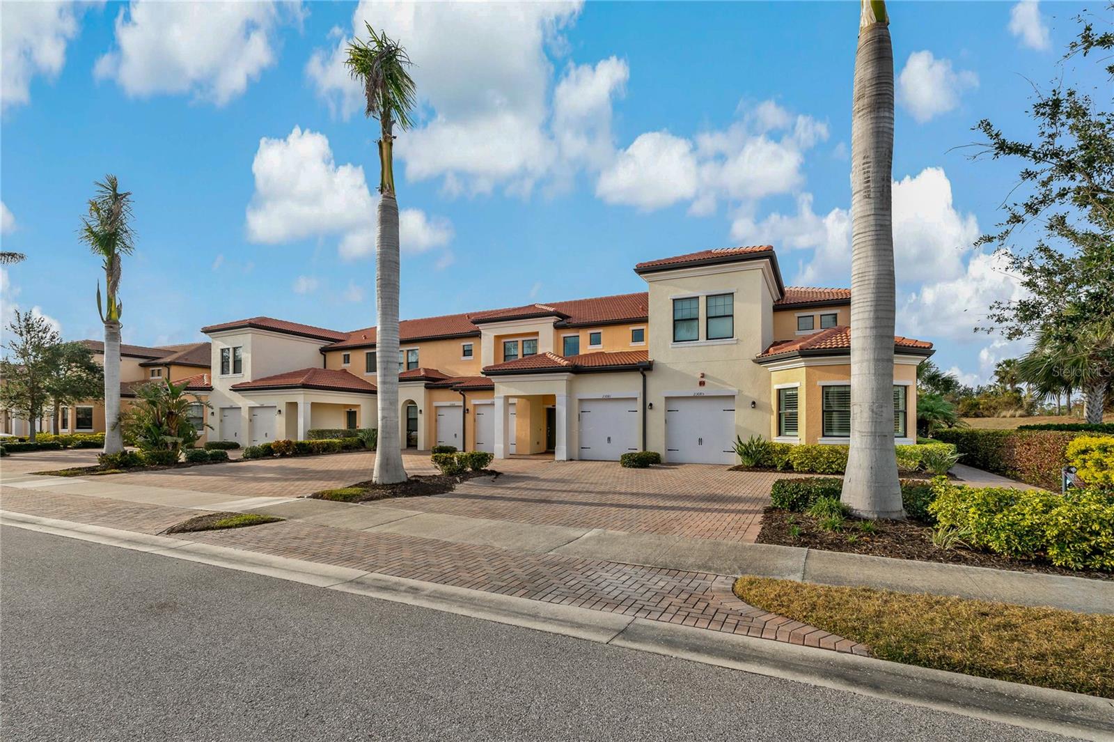 Image 41 of 64 For 23085 Banbury Way 103