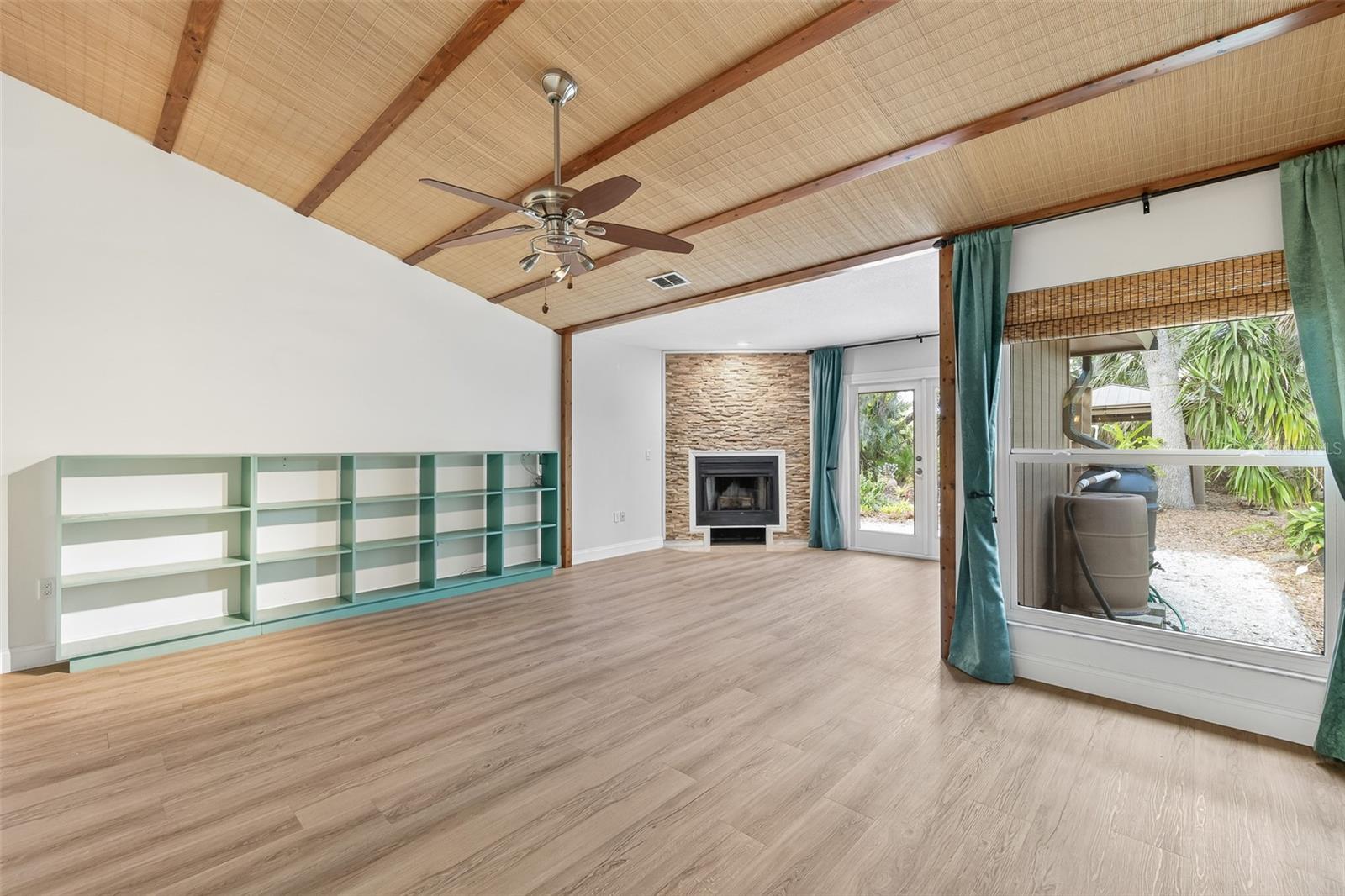 Image 12 of 34 For 4295 Woodview Drive