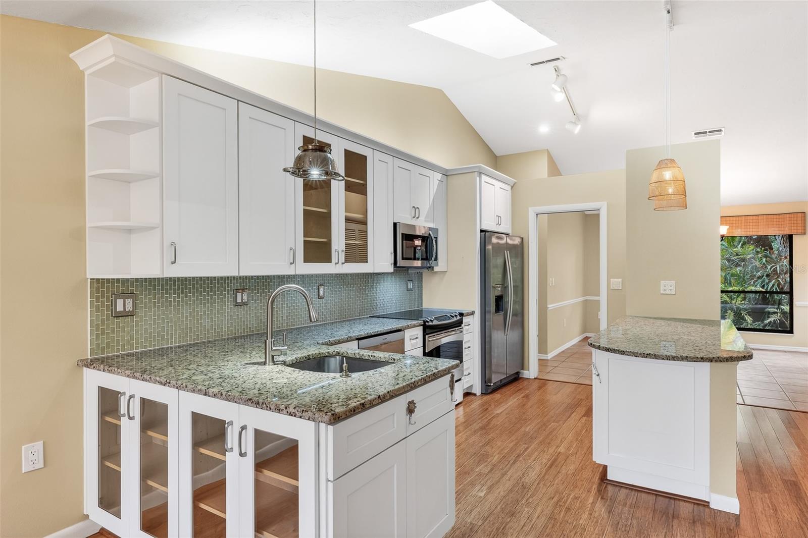 Image 14 of 34 For 4295 Woodview Drive