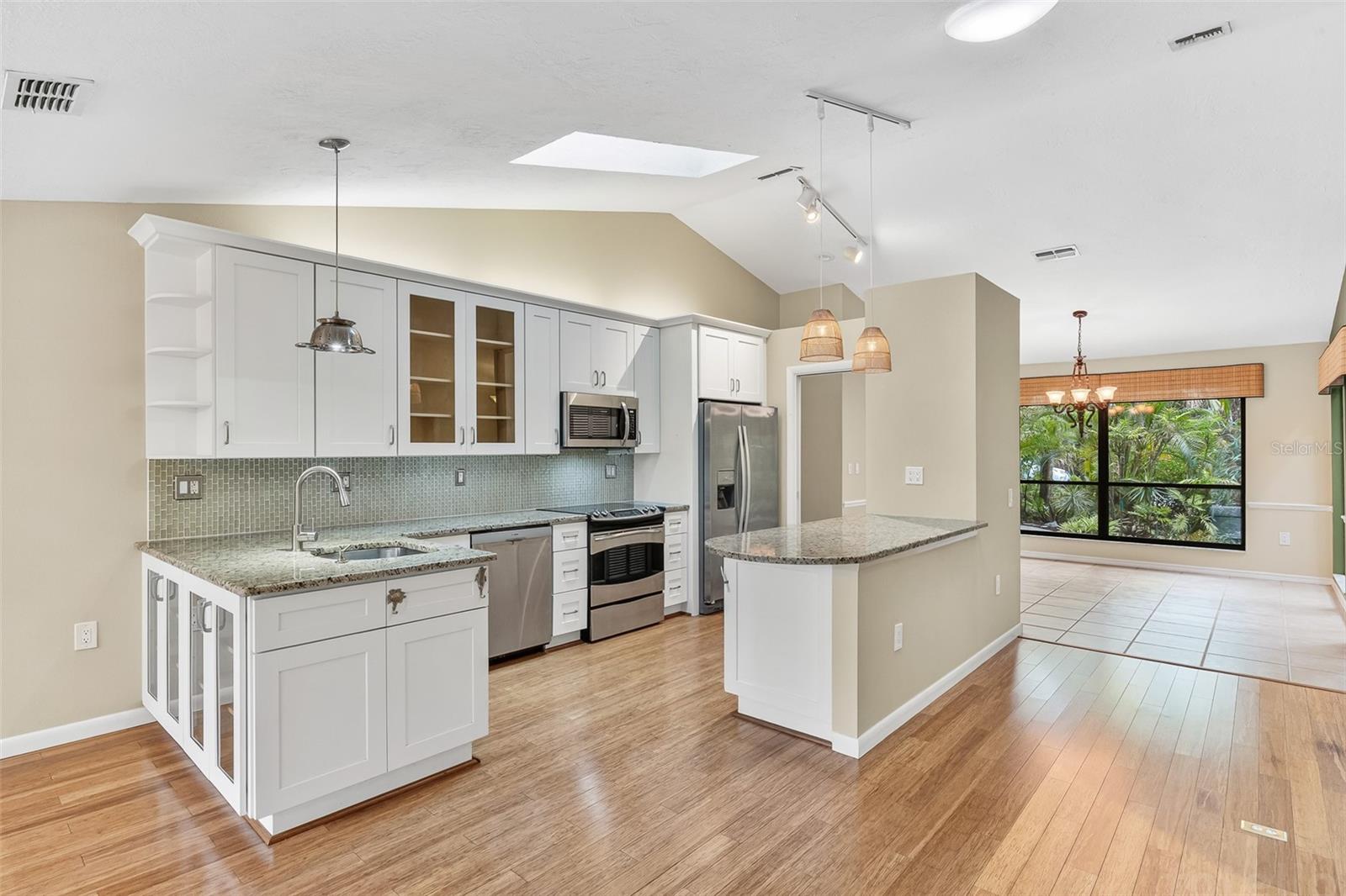 Image 15 of 34 For 4295 Woodview Drive