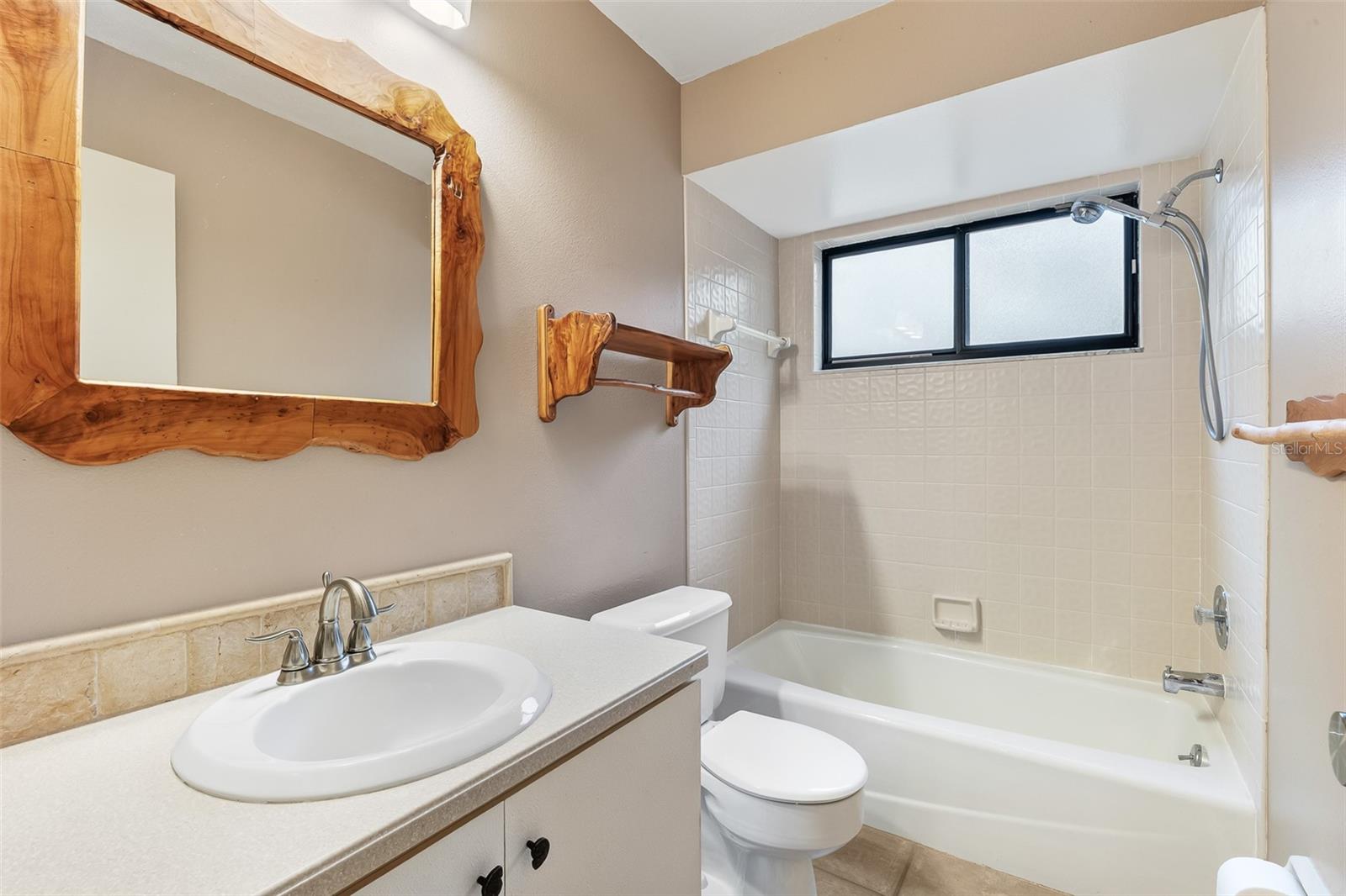 Image 21 of 34 For 4295 Woodview Drive