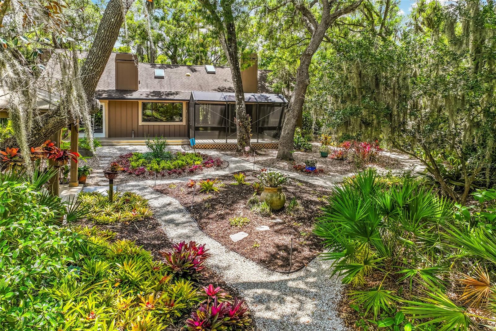 Image 24 of 34 For 4295 Woodview Drive