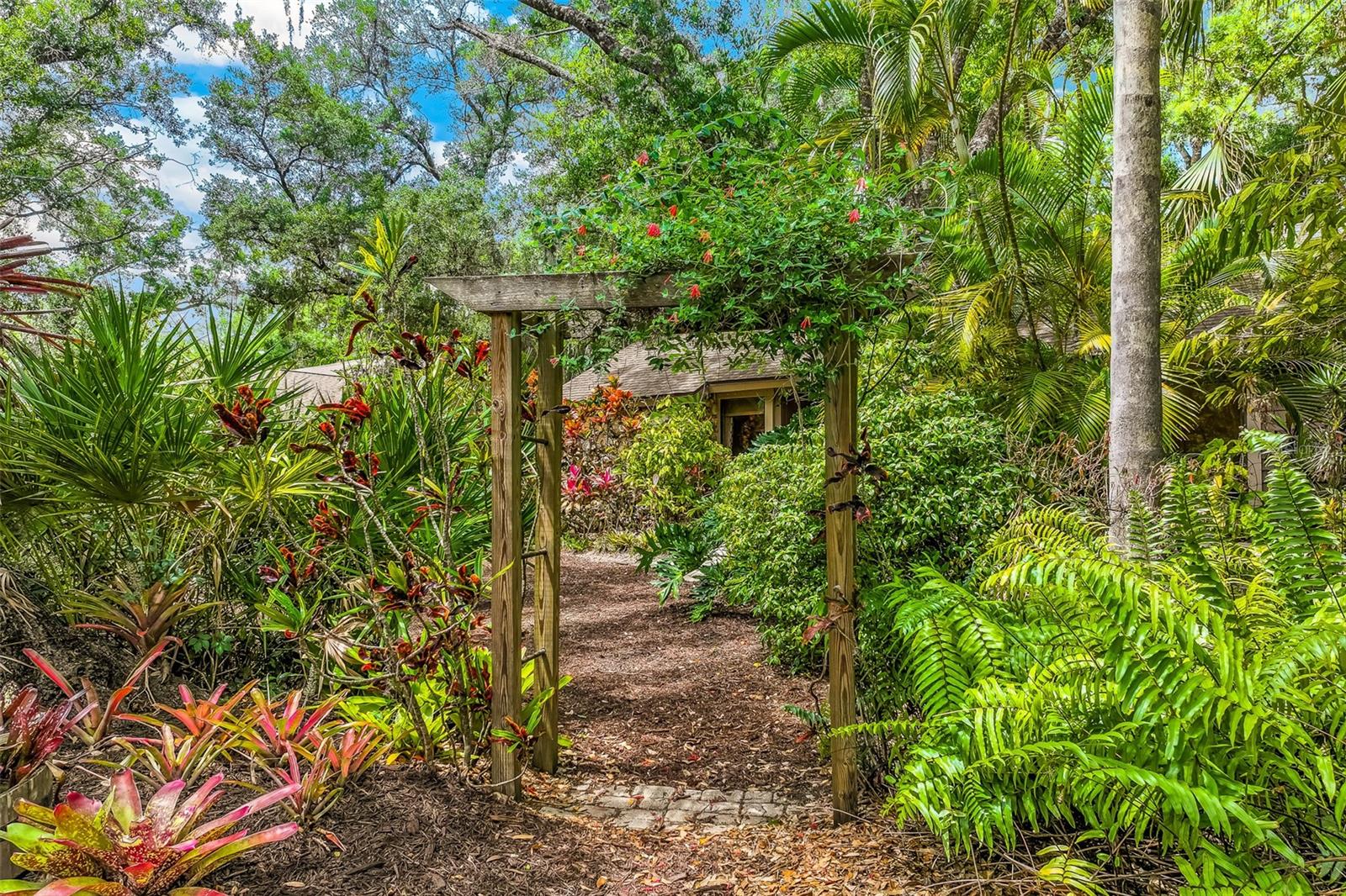 Image 29 of 34 For 4295 Woodview Drive