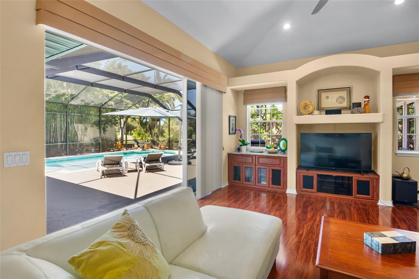 Image 18 of 55 For 4813 Benchmark Court