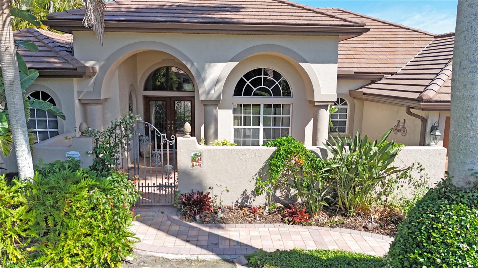 Image 5 of 55 For 4813 Benchmark Court