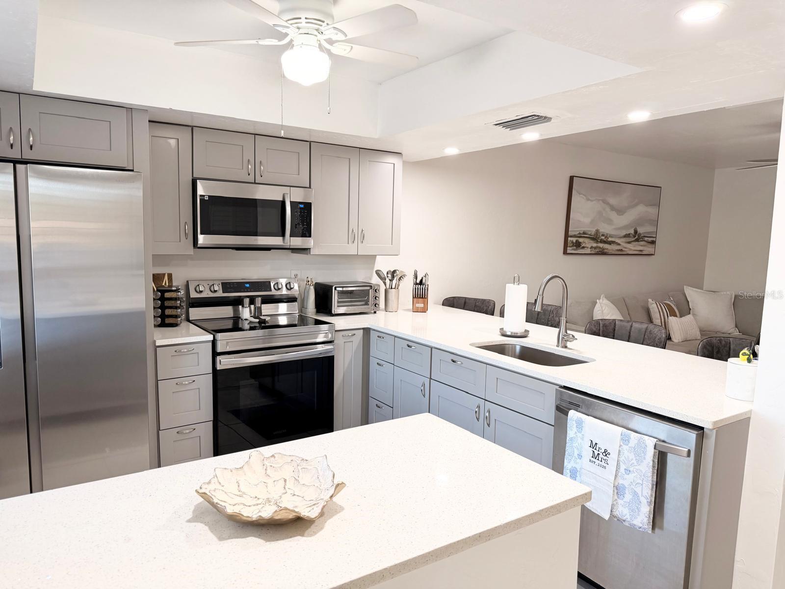 Image 2 of 33 For 16th Pl  