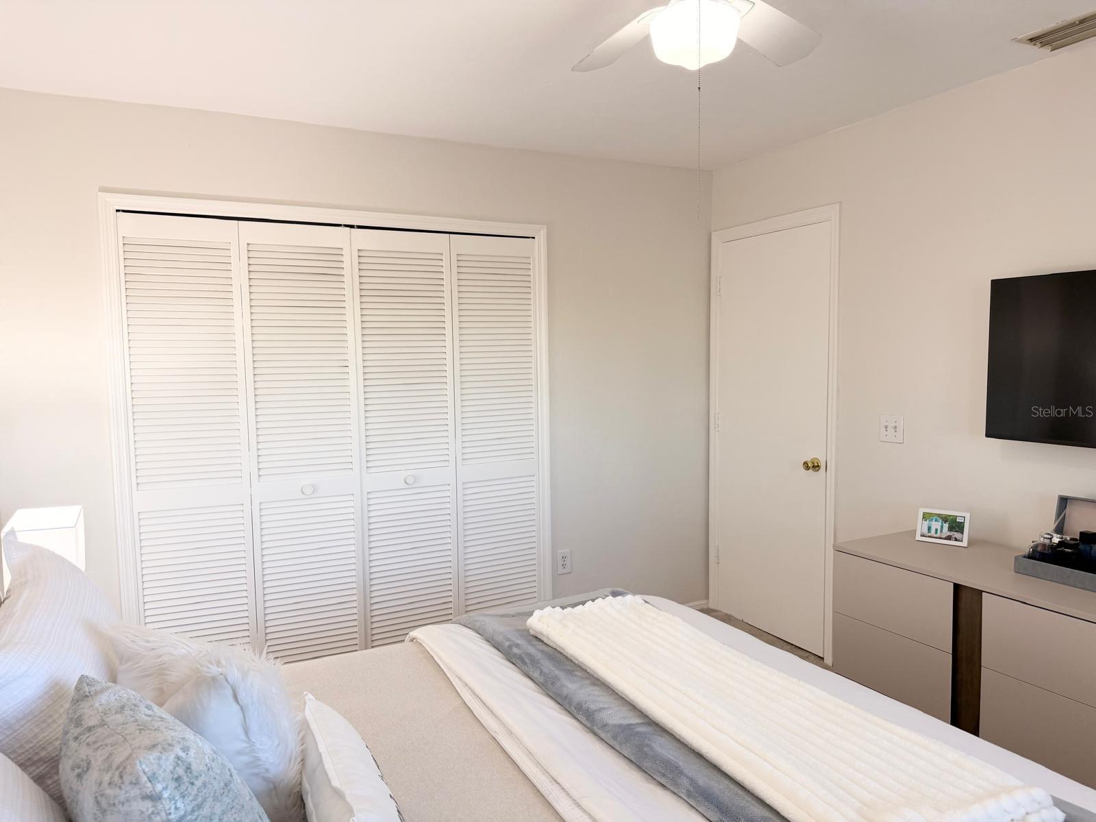 Image 20 of 33 For 16th Pl  