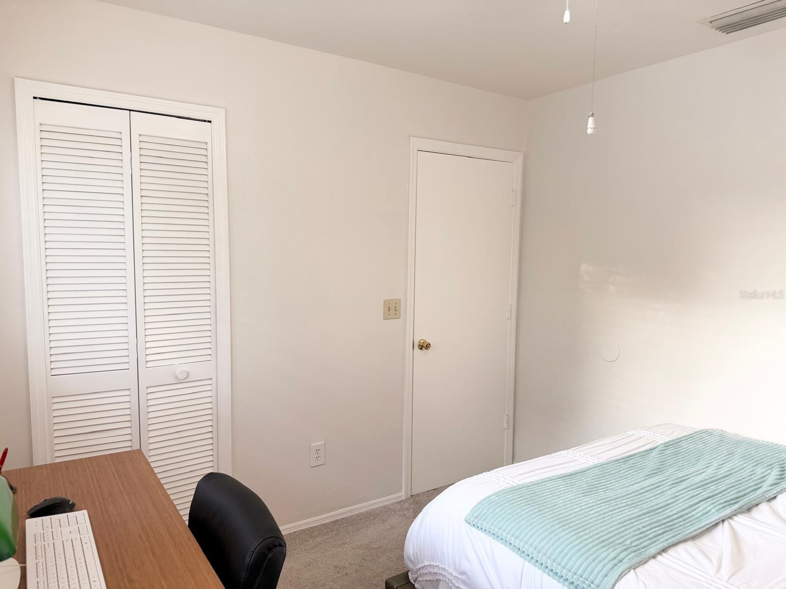 Image 24 of 33 For 16th Pl  