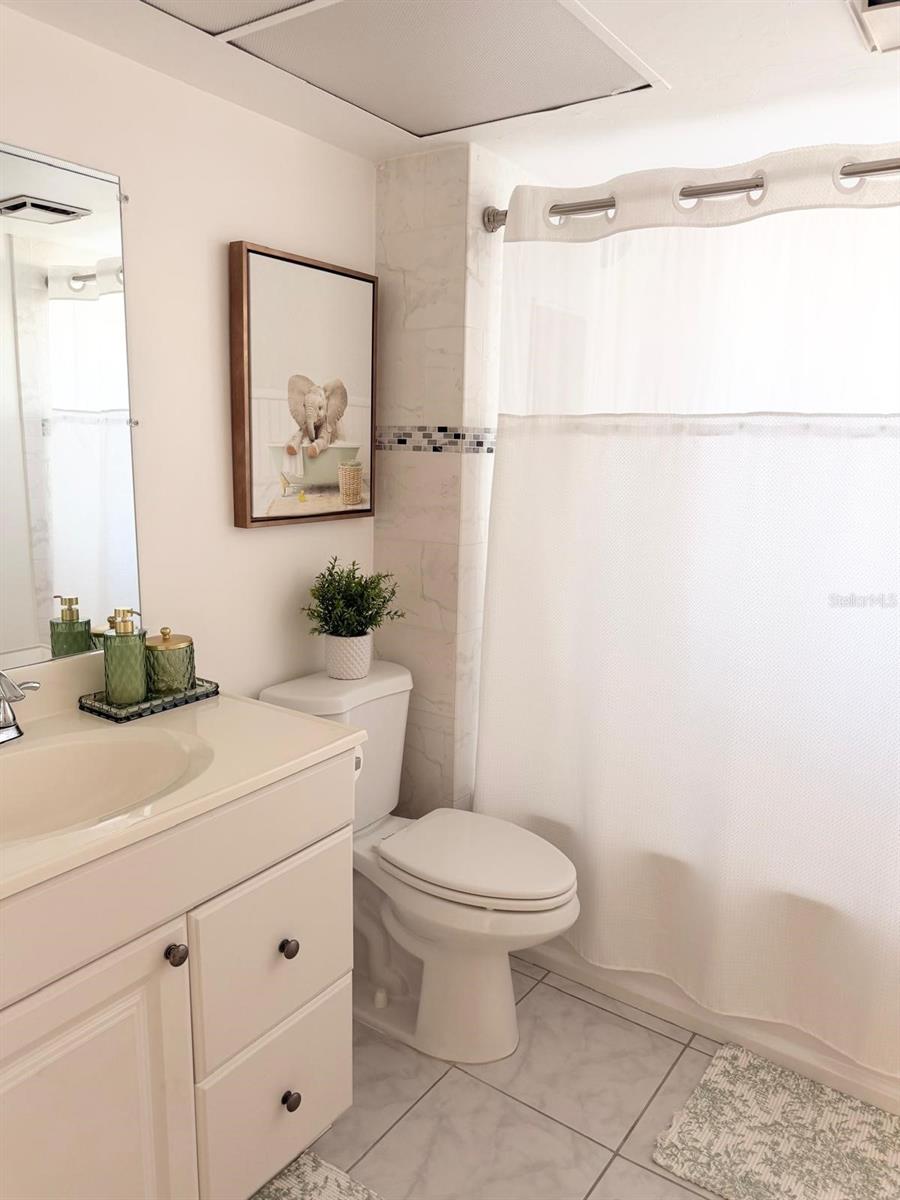 Image 30 of 33 For 16th Pl  