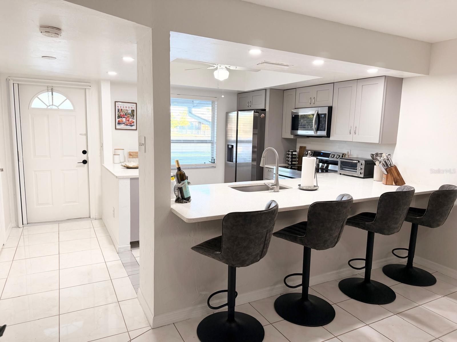 Image 5 of 33 For 16th Pl  