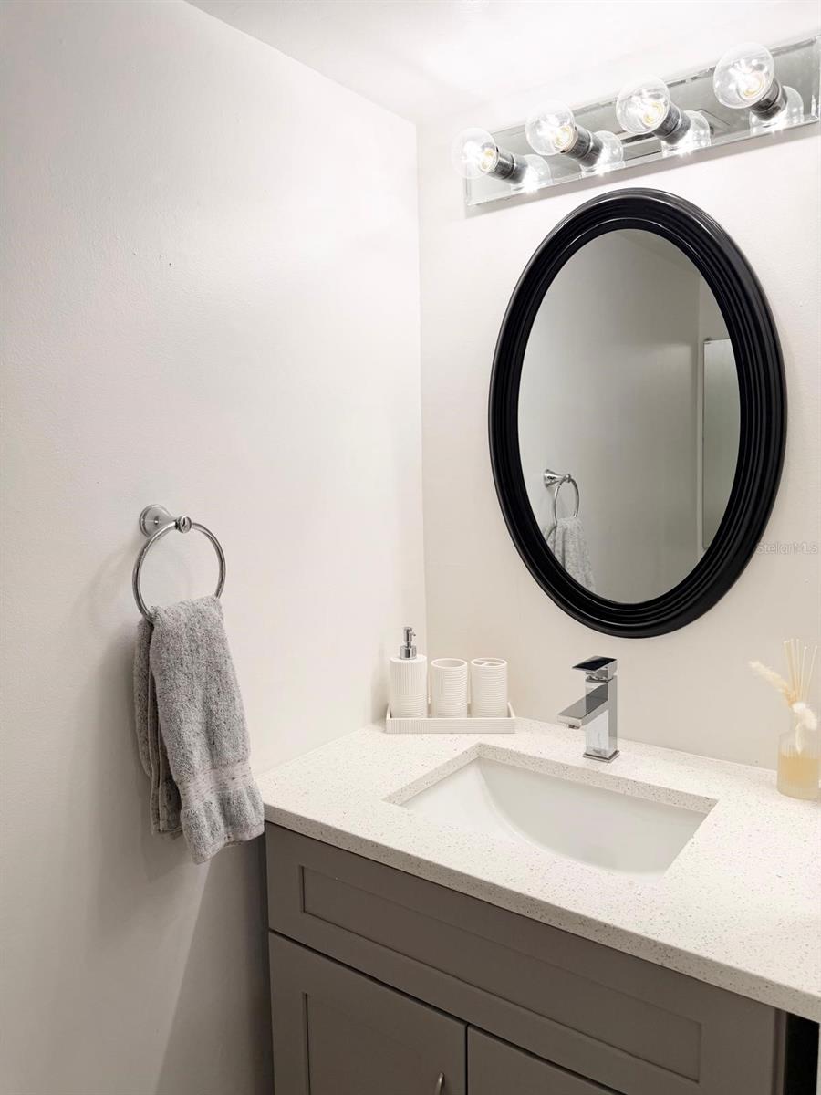 Image 7 of 33 For 16th Pl  