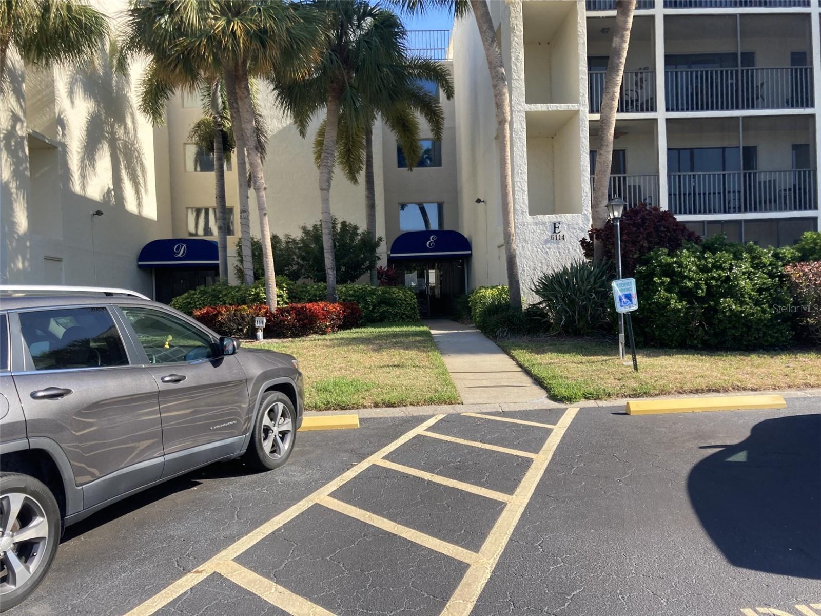 Details for 6114 43rd Street W 103e, BRADENTON, FL 34210