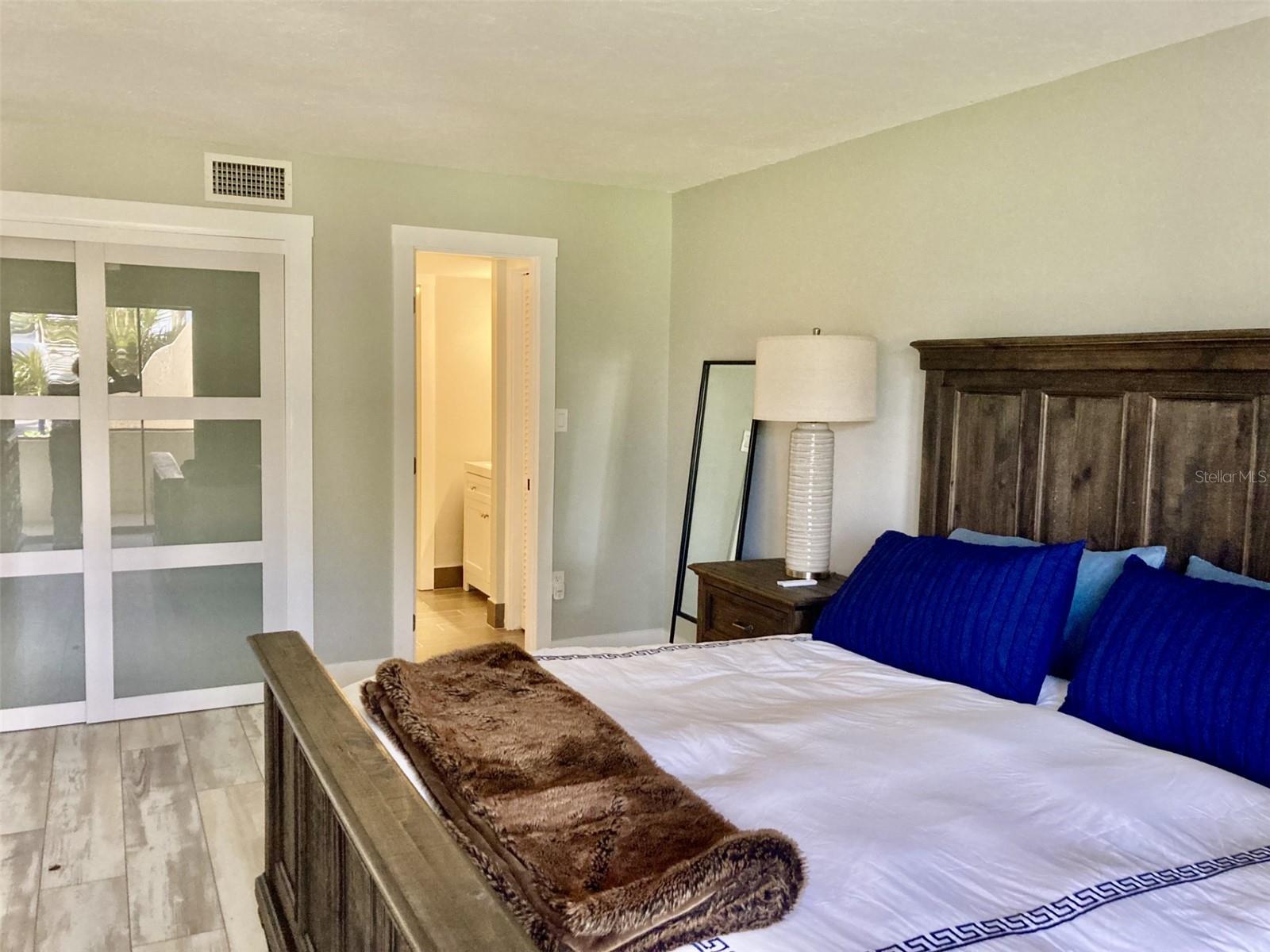 Image 10 of 20 For 6114 43rd Street W 103e