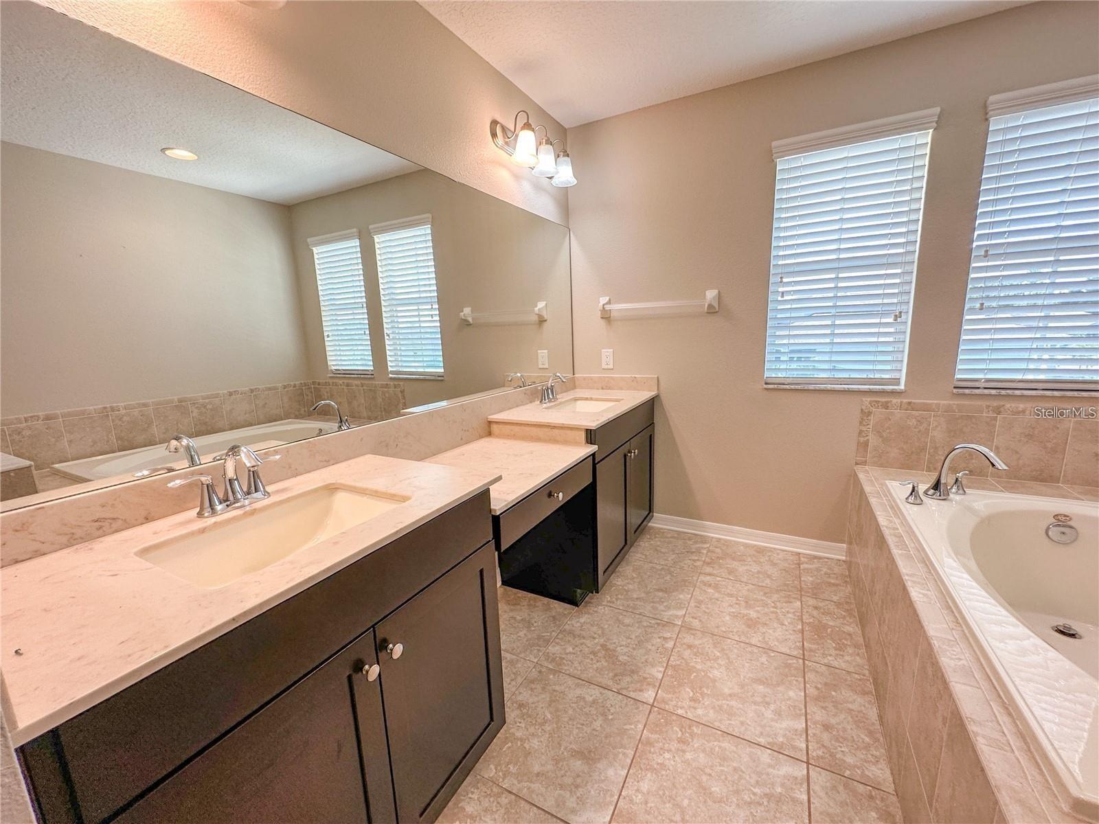 Image 14 of 25 For 8979 39th Street Circle E