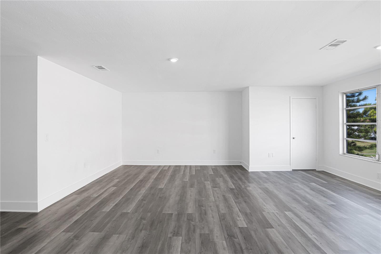 Image 14 of 29 For 5603 80th Street N 303