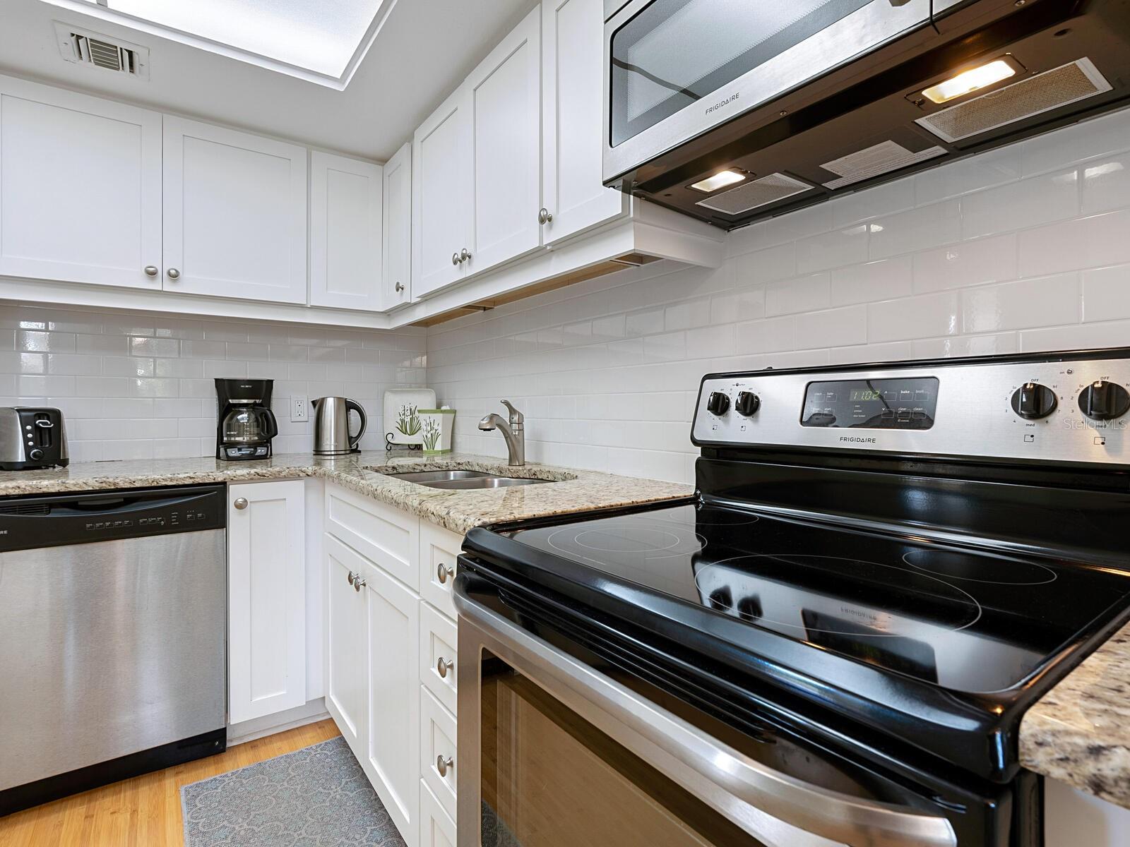 Image 9 of 51 For 22 Sandy Cove Road Apt 203