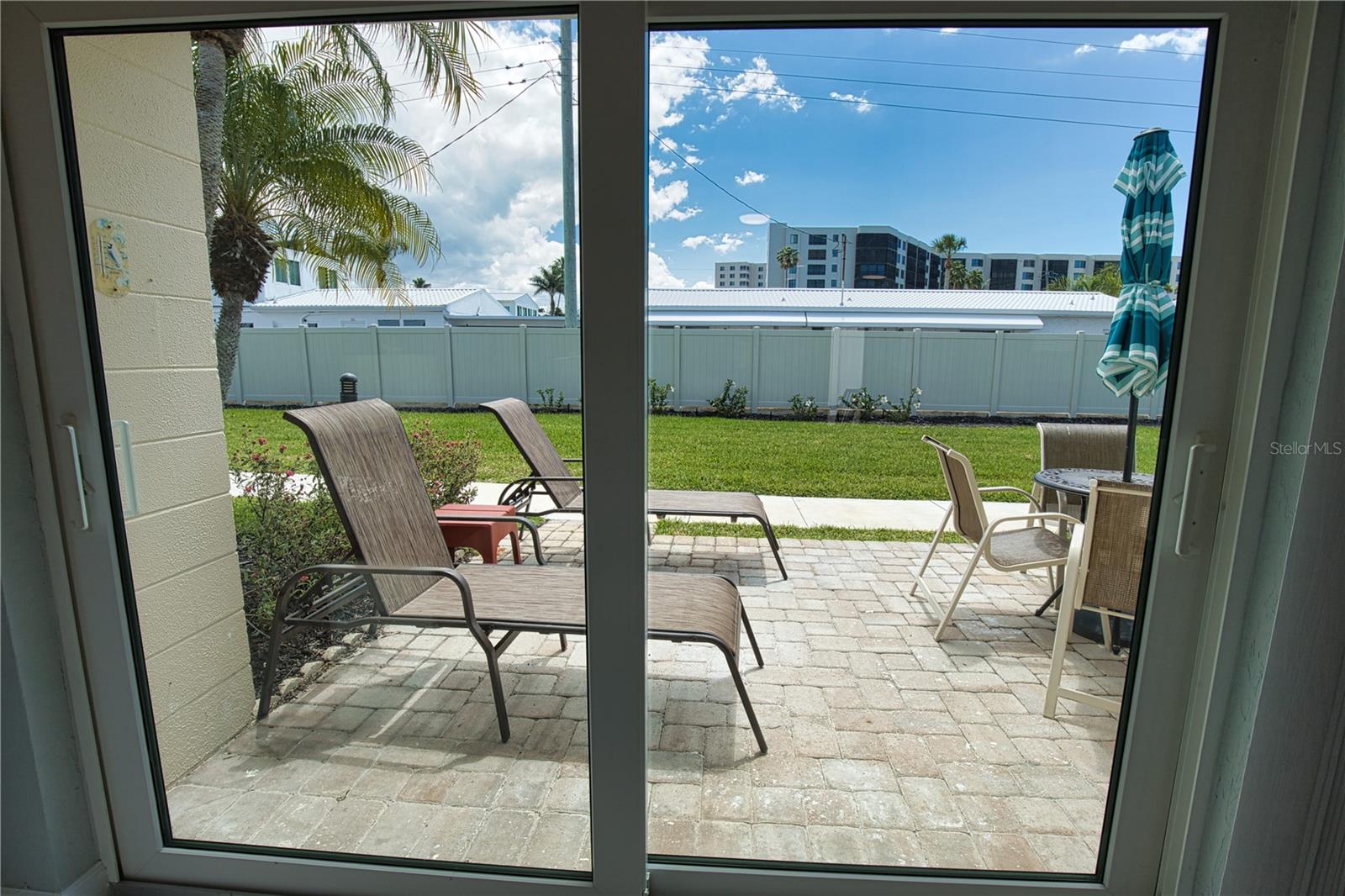 Image 21 of 47 For 5830 Midnight Pass Road  86