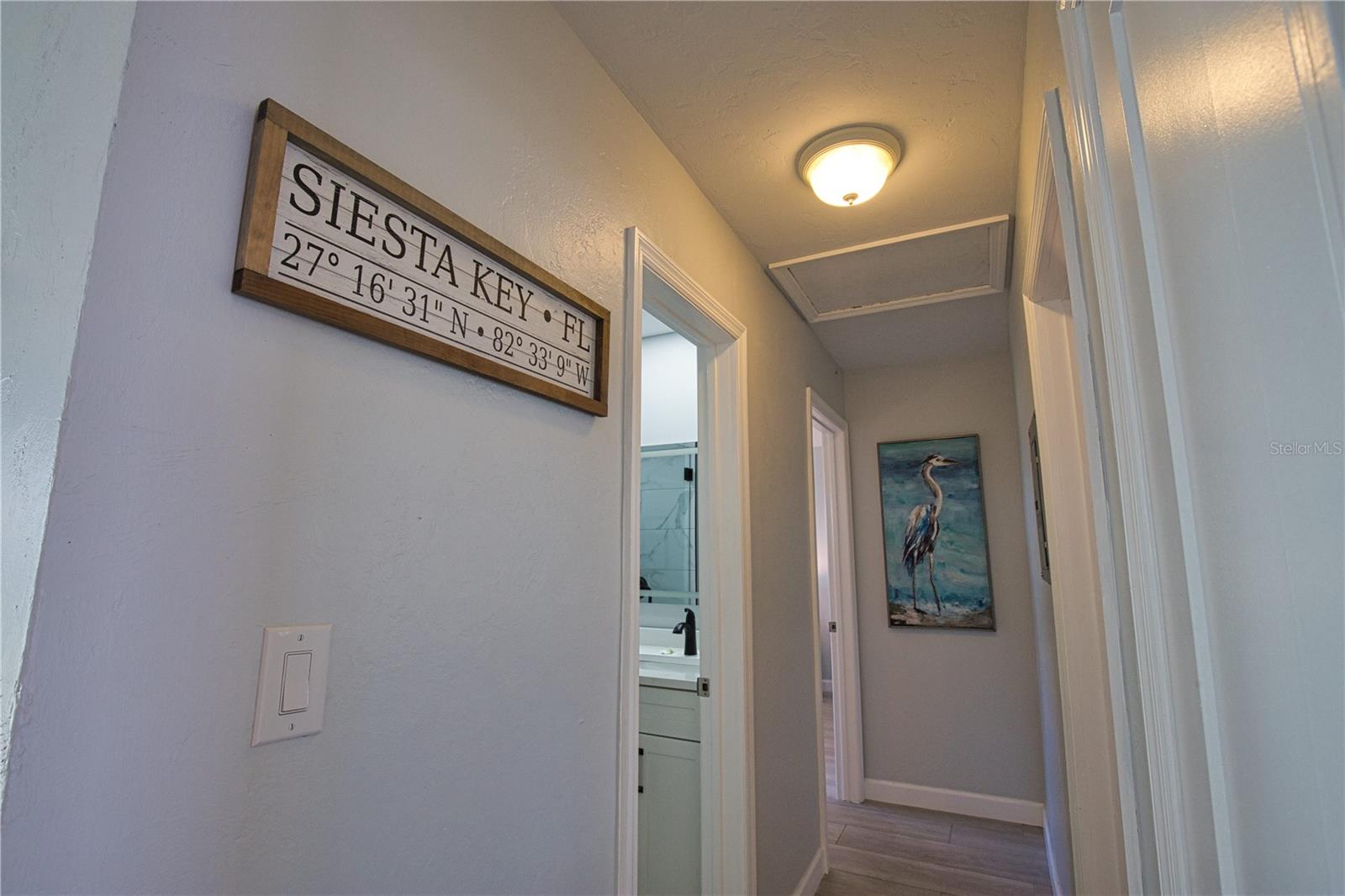 Image 29 of 47 For 5830 Midnight Pass Road  86