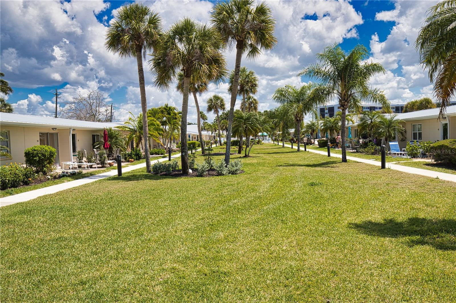 Image 34 of 47 For 5830 Midnight Pass Road  86