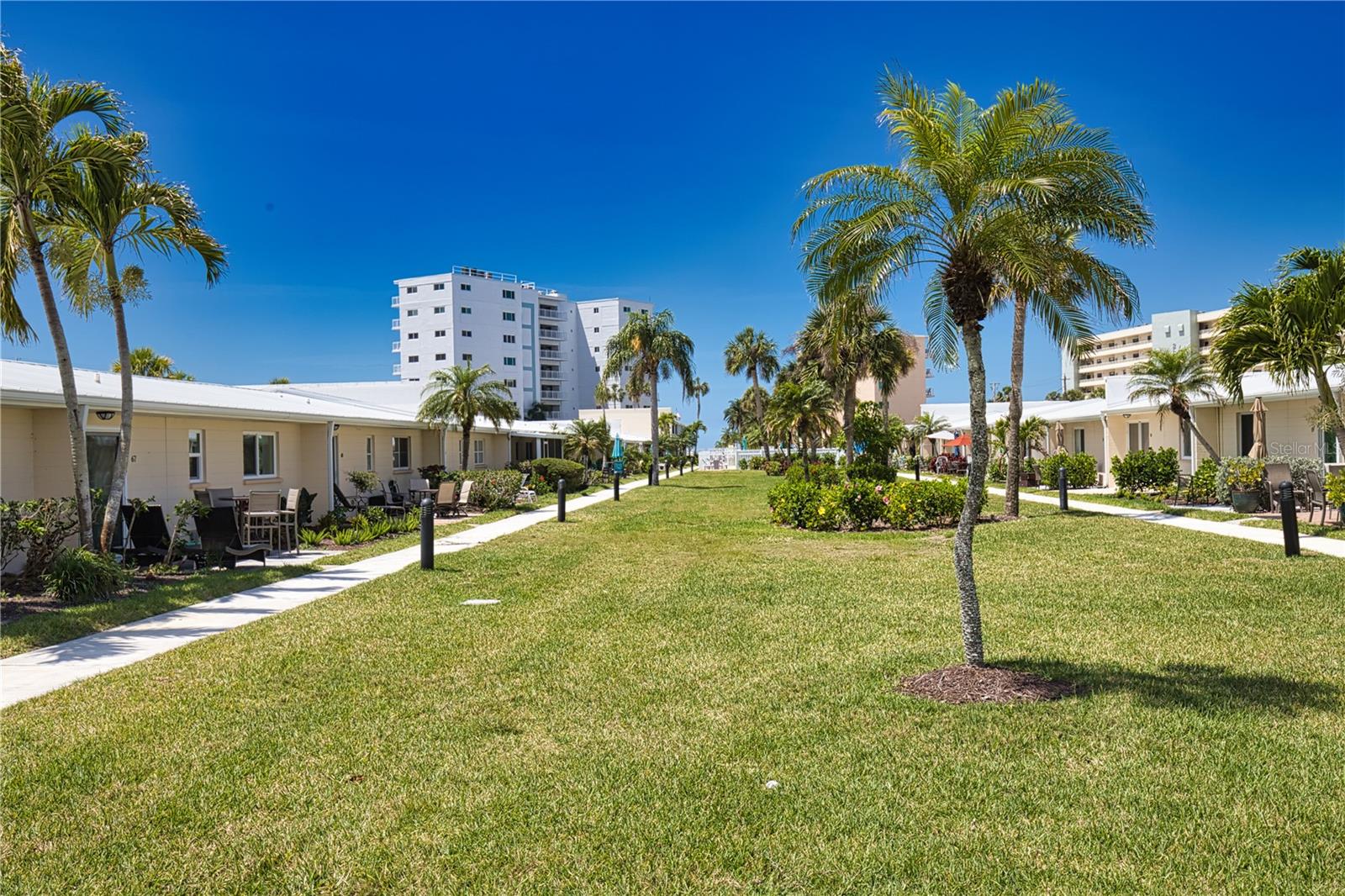 Image 35 of 47 For 5830 Midnight Pass Road  86