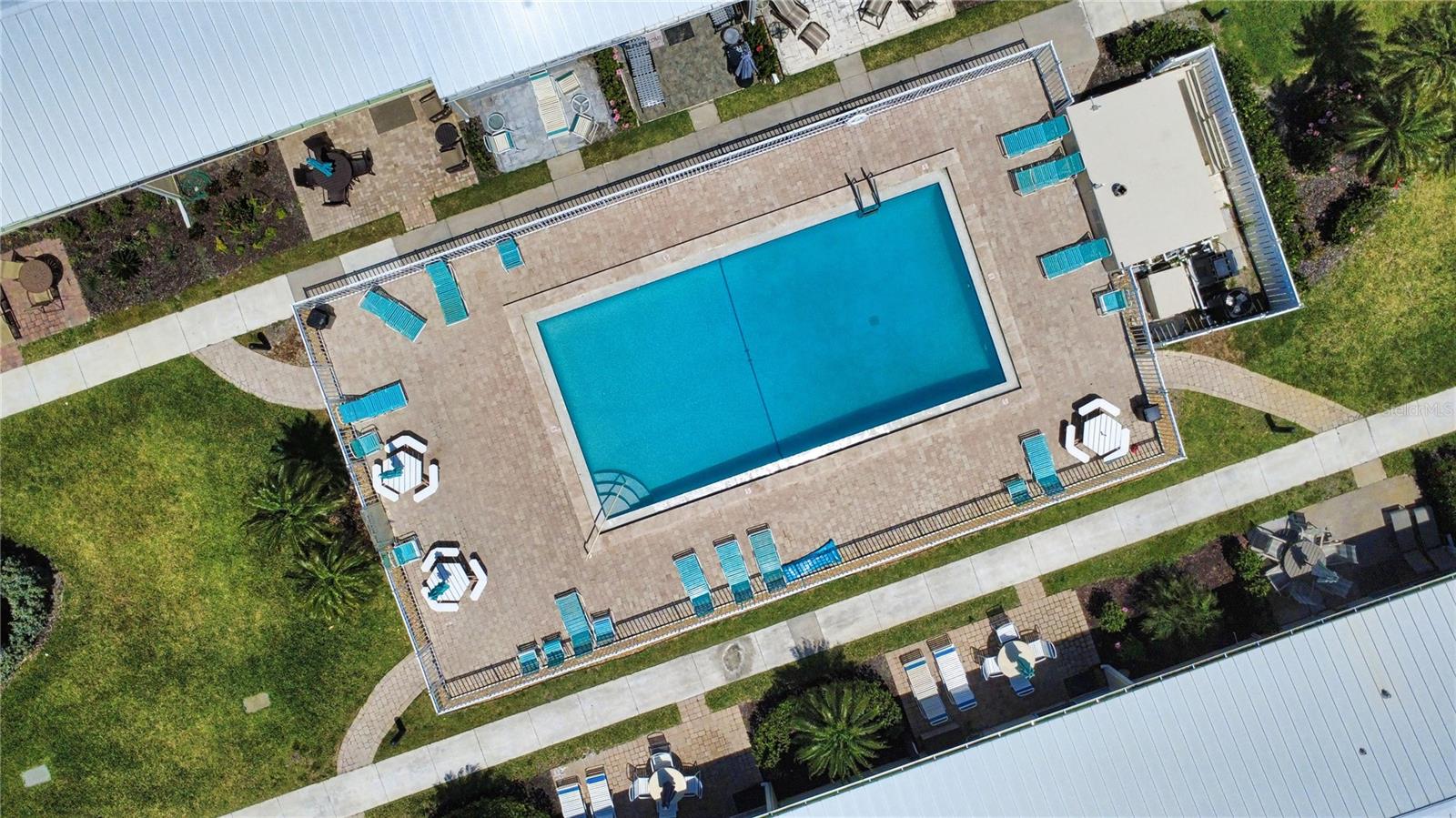 Image 45 of 47 For 5830 Midnight Pass Road  86