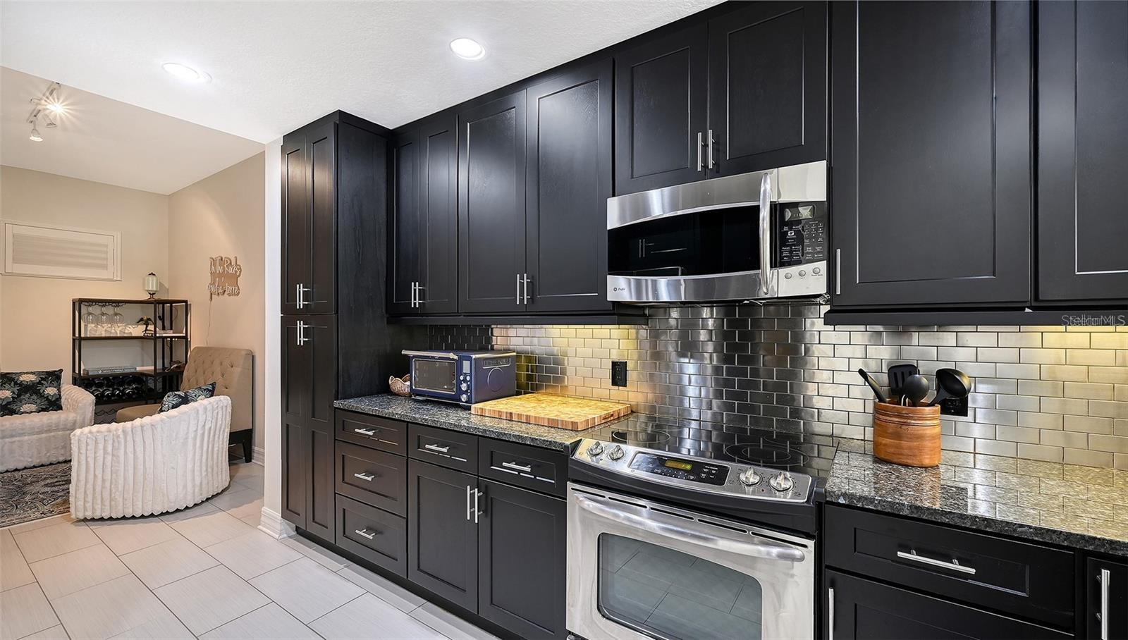 Image 11 of 38 For 1921 Monte Carlo Drive 302