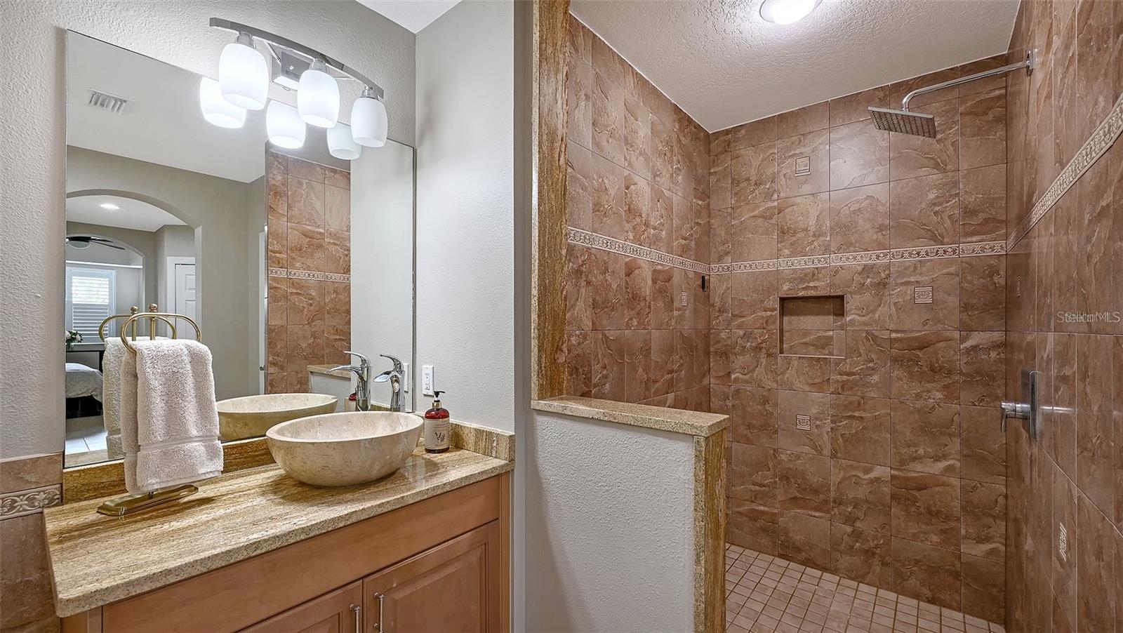 Image 18 of 38 For 1921 Monte Carlo Drive 302