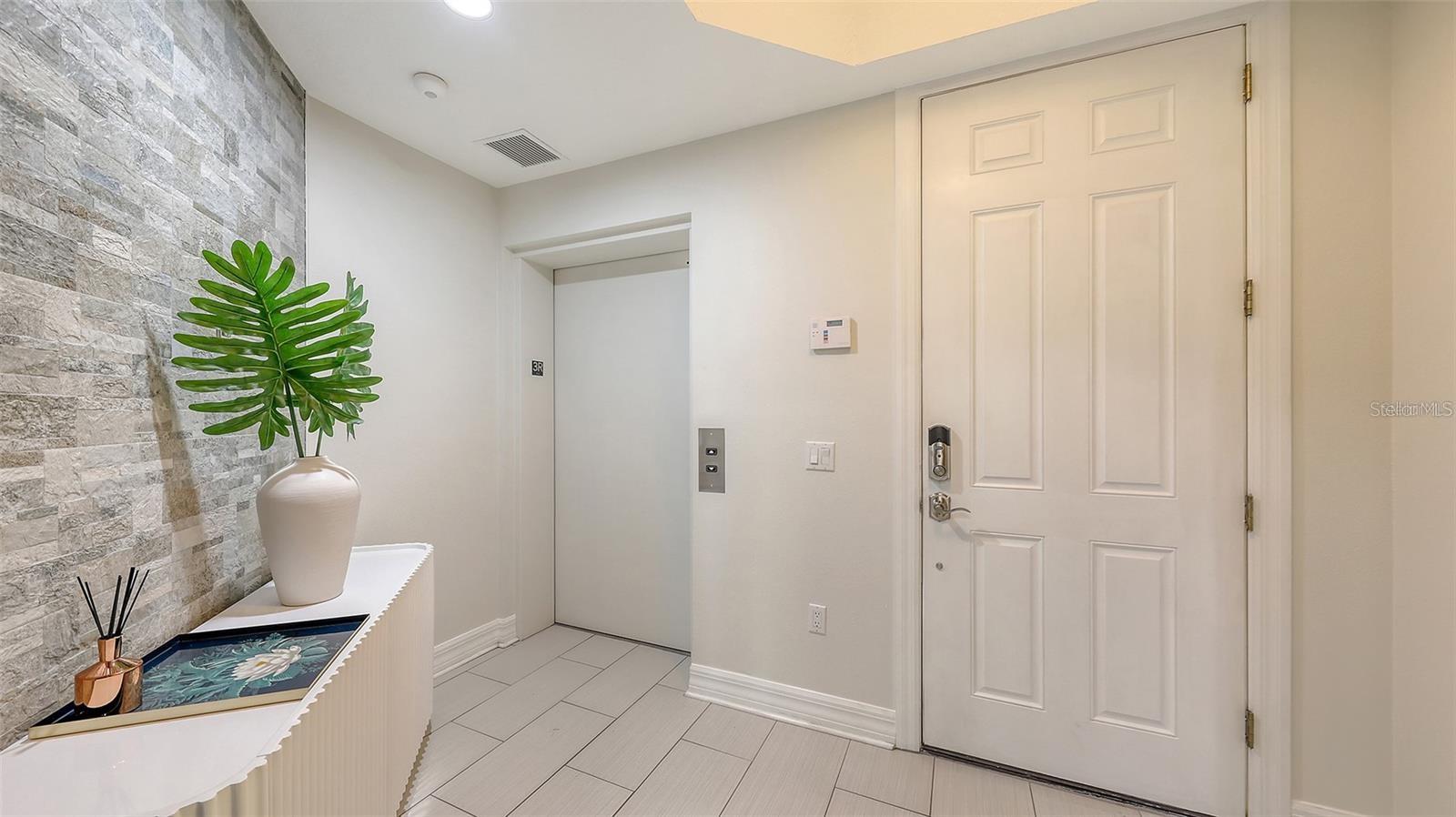 Image 3 of 38 For 1921 Monte Carlo Drive 302