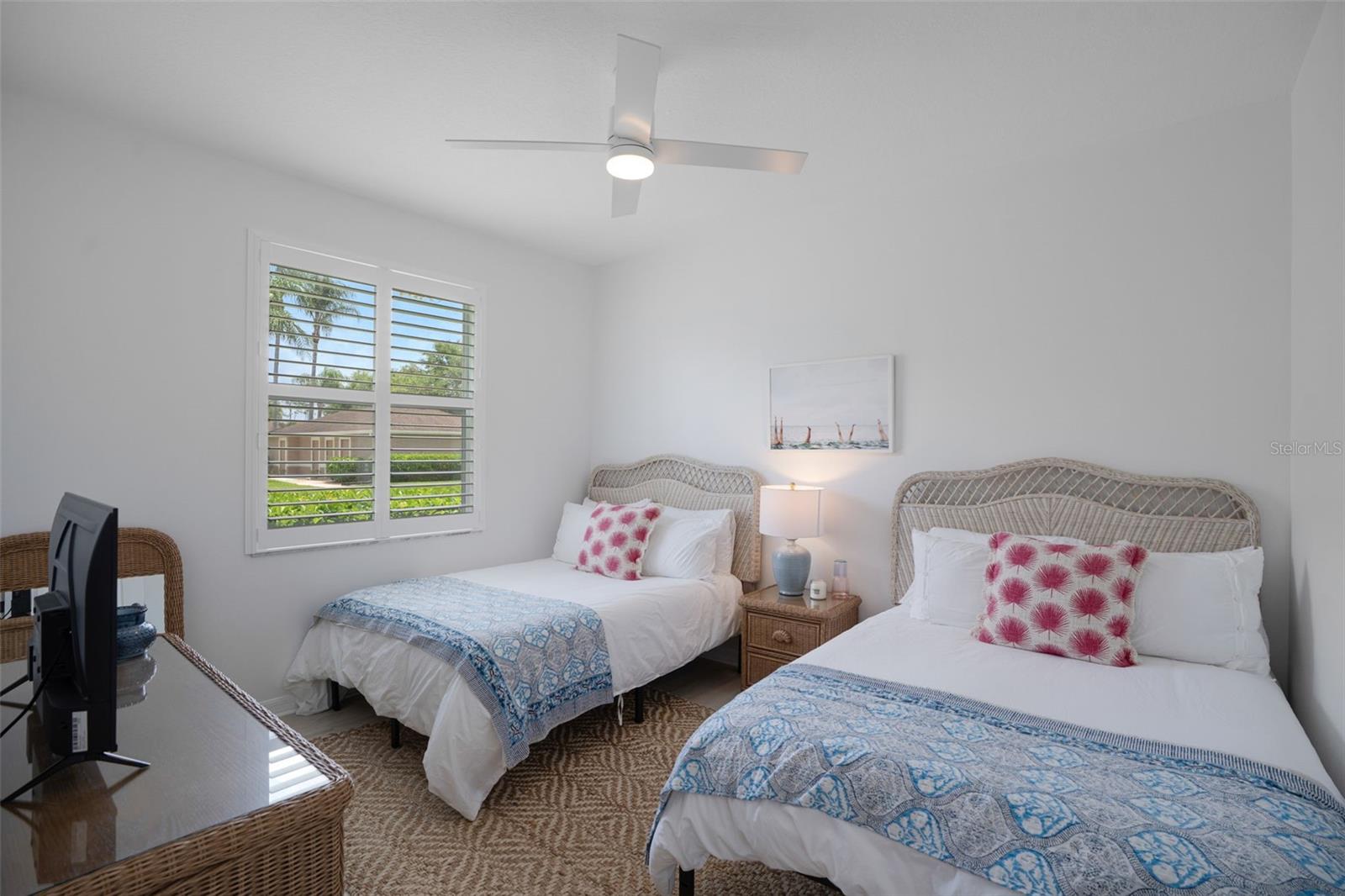 Listing photo id 17 for 5290 Hyland Hills Avenue 1916