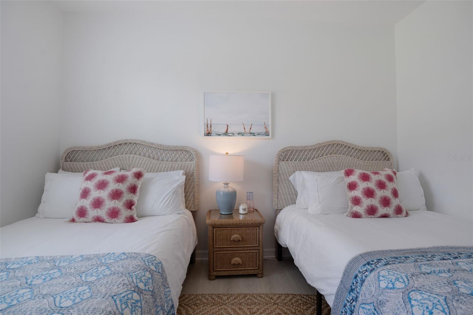 Listing photo id 18 for 5290 Hyland Hills Avenue 1916