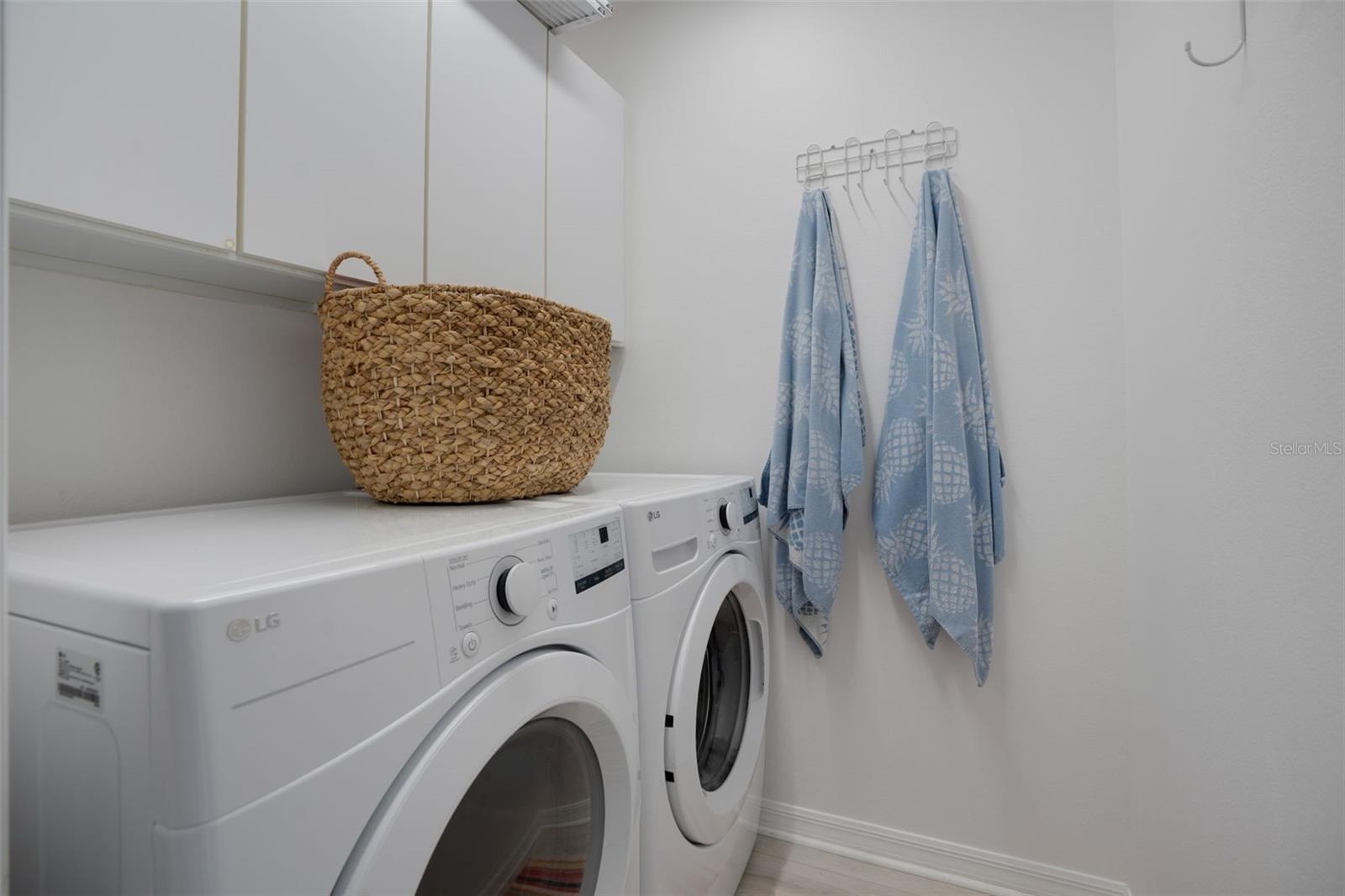 Listing photo id 30 for 5290 Hyland Hills Avenue 1916