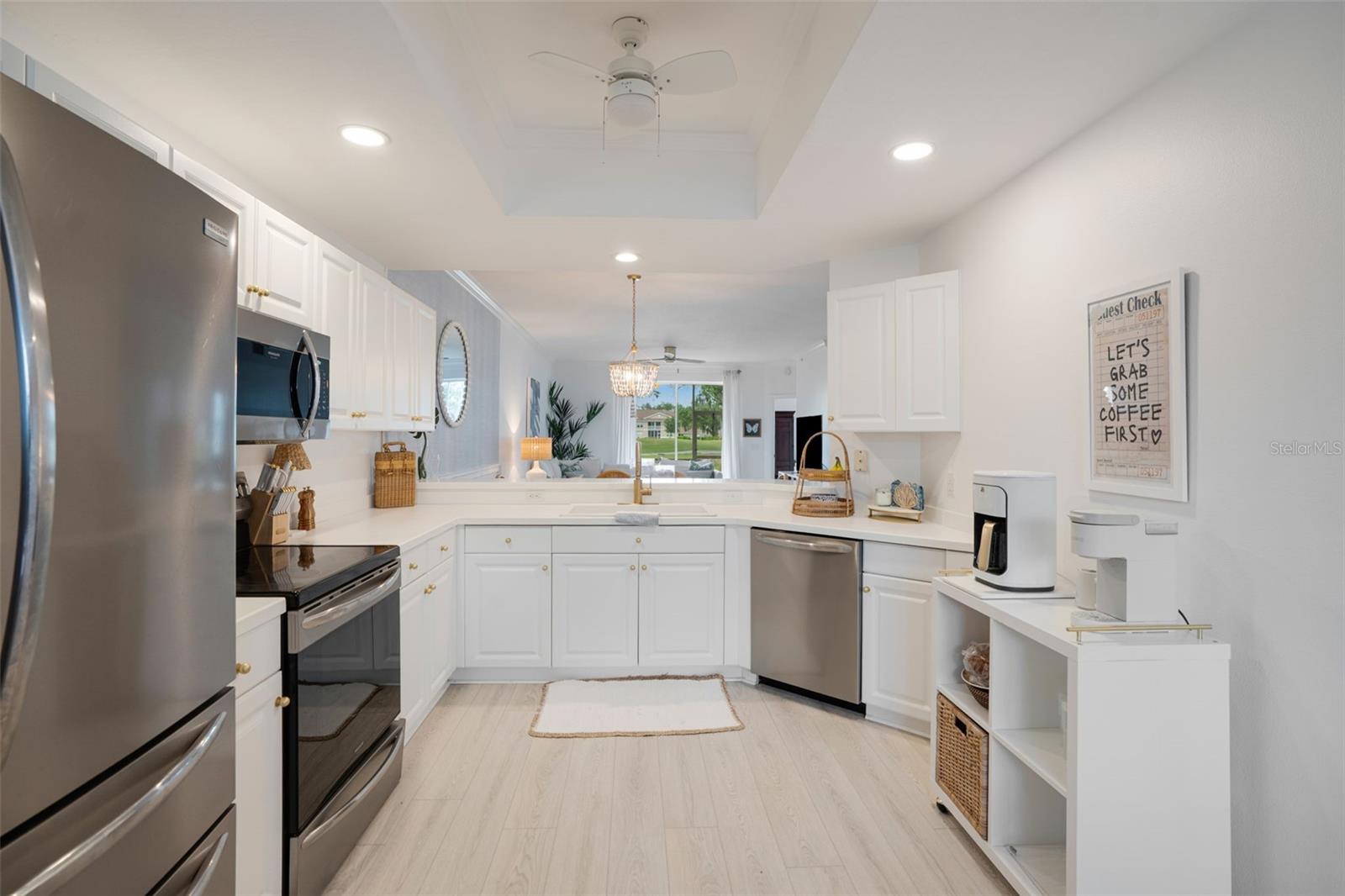 Listing photo id 2 for 5290 Hyland Hills Avenue 1916