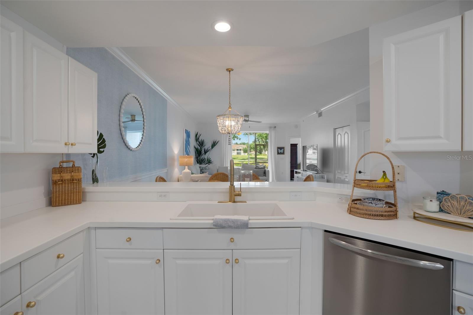 Listing photo id 6 for 5290 Hyland Hills Avenue 1916