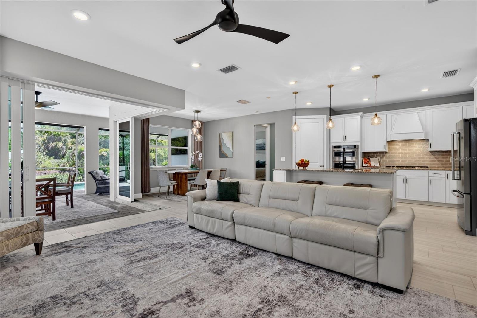 Image 18 of 98 For 10060 Coral Shore Drive