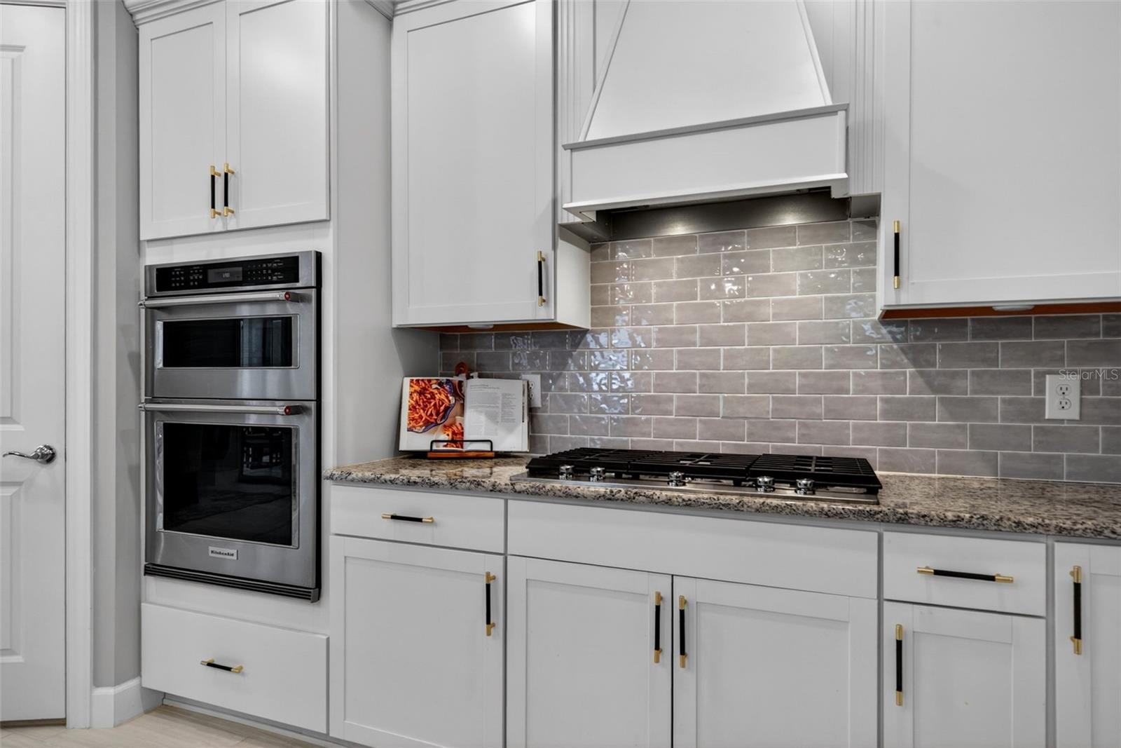 Image 21 of 98 For 10060 Coral Shore Drive