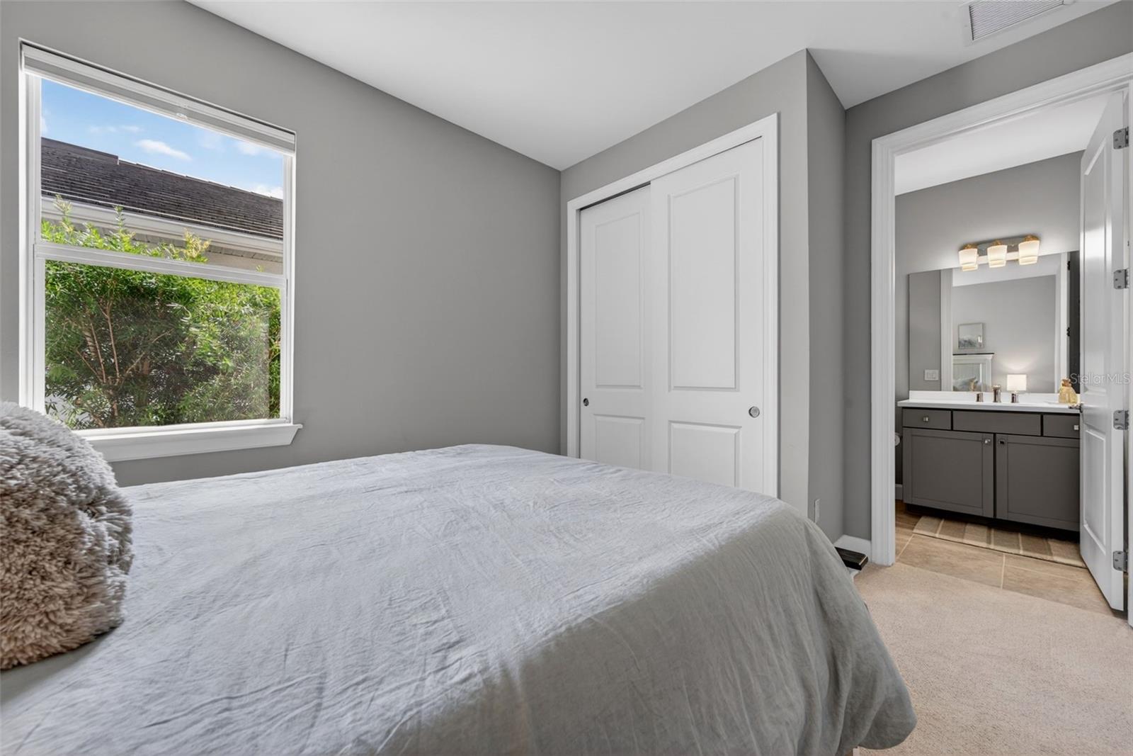 Image 40 of 98 For 10060 Coral Shore Drive