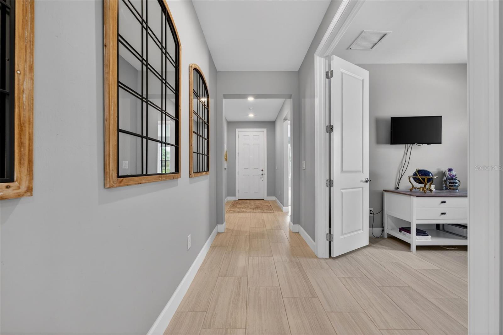 Image 7 of 98 For 10060 Coral Shore Drive