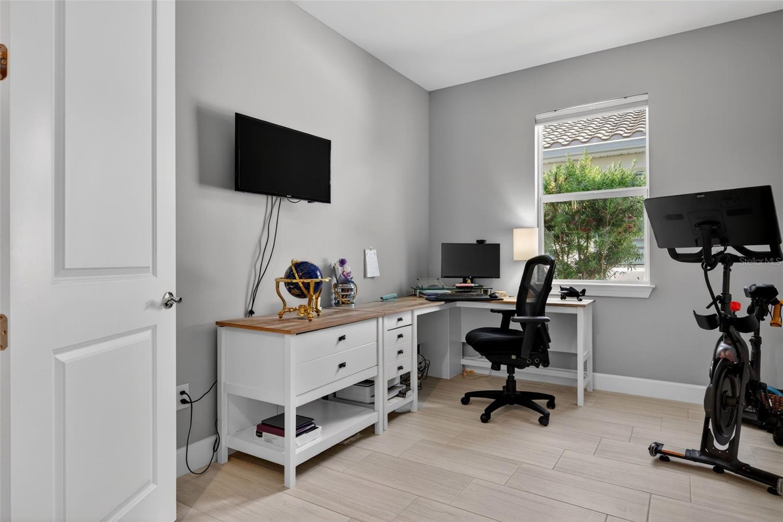 Image 8 of 98 For 10060 Coral Shore Drive