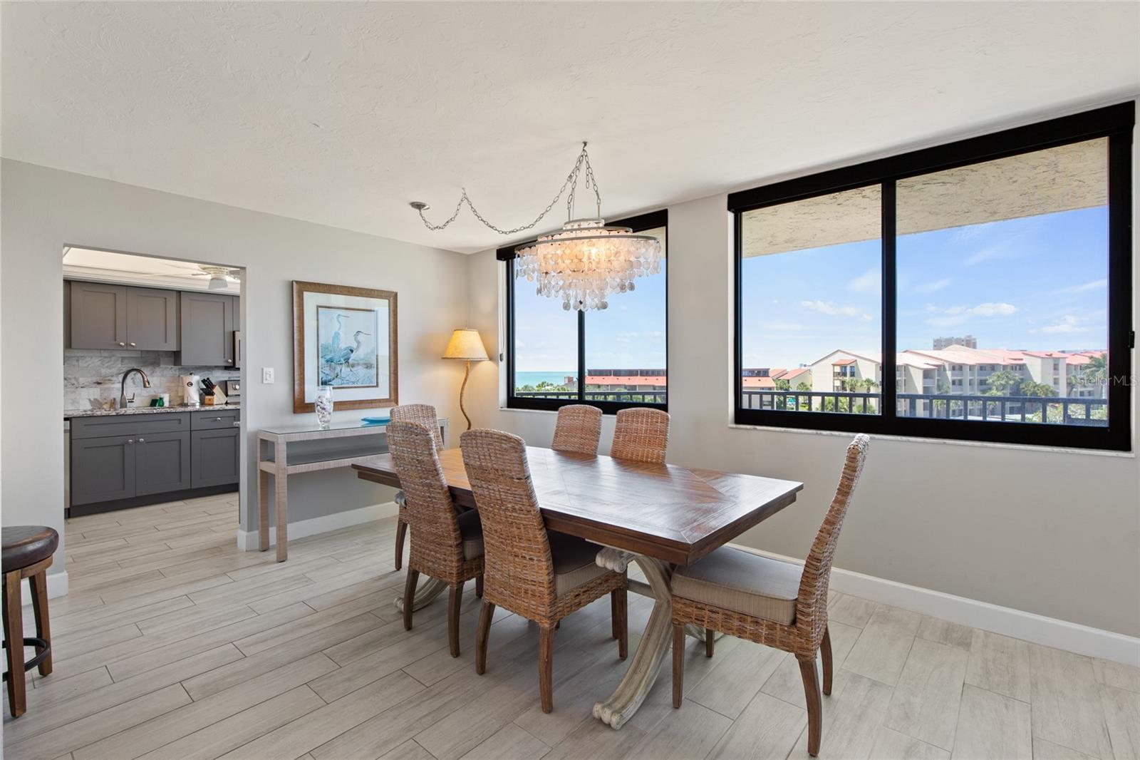 Image 17 of 69 For 6266 Midnight Pass Road 404