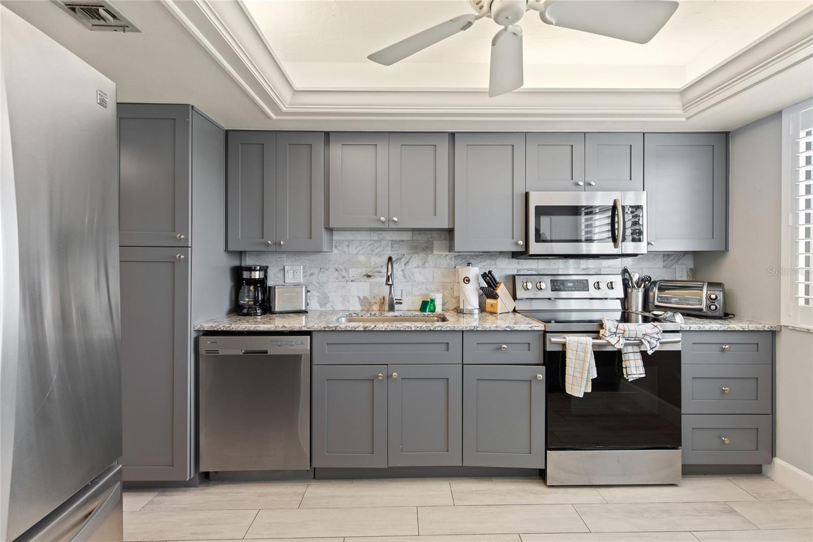 Image 20 of 69 For 6266 Midnight Pass Road 404