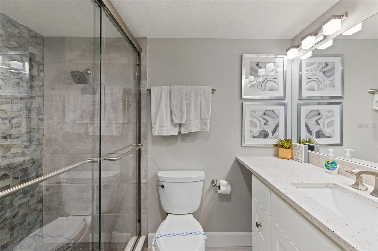 Image 34 of 69 For 6266 Midnight Pass Road 404