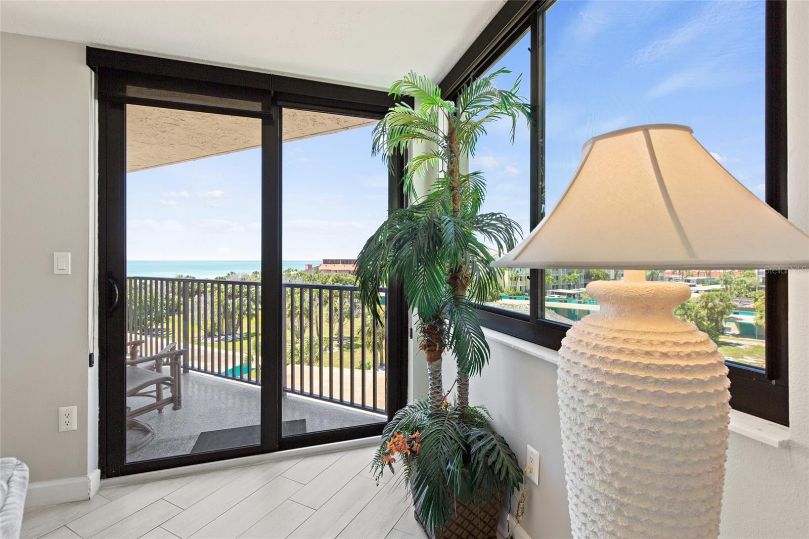 Image 36 of 69 For 6266 Midnight Pass Road 404