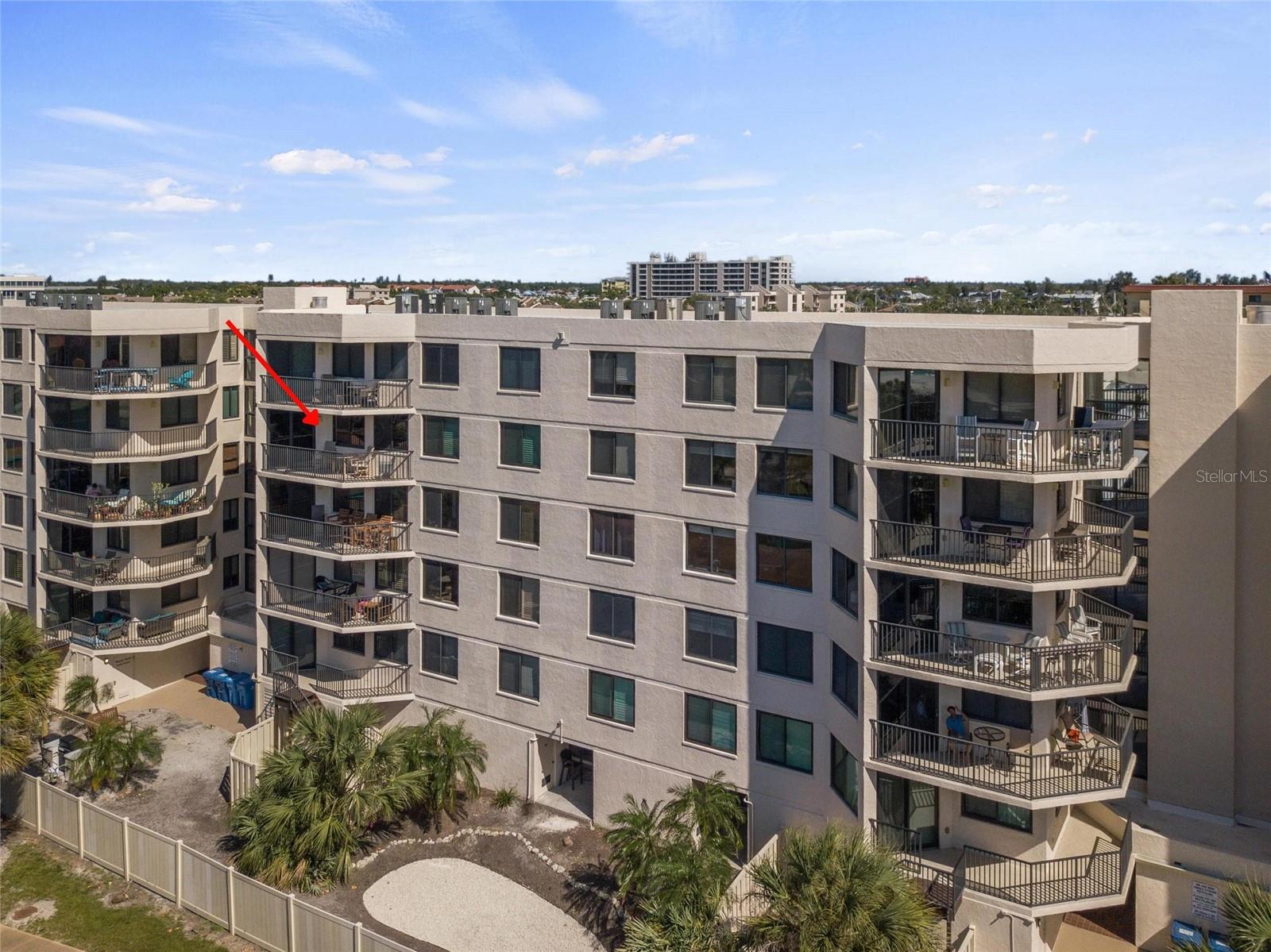 Image 40 of 69 For 6266 Midnight Pass Road 404