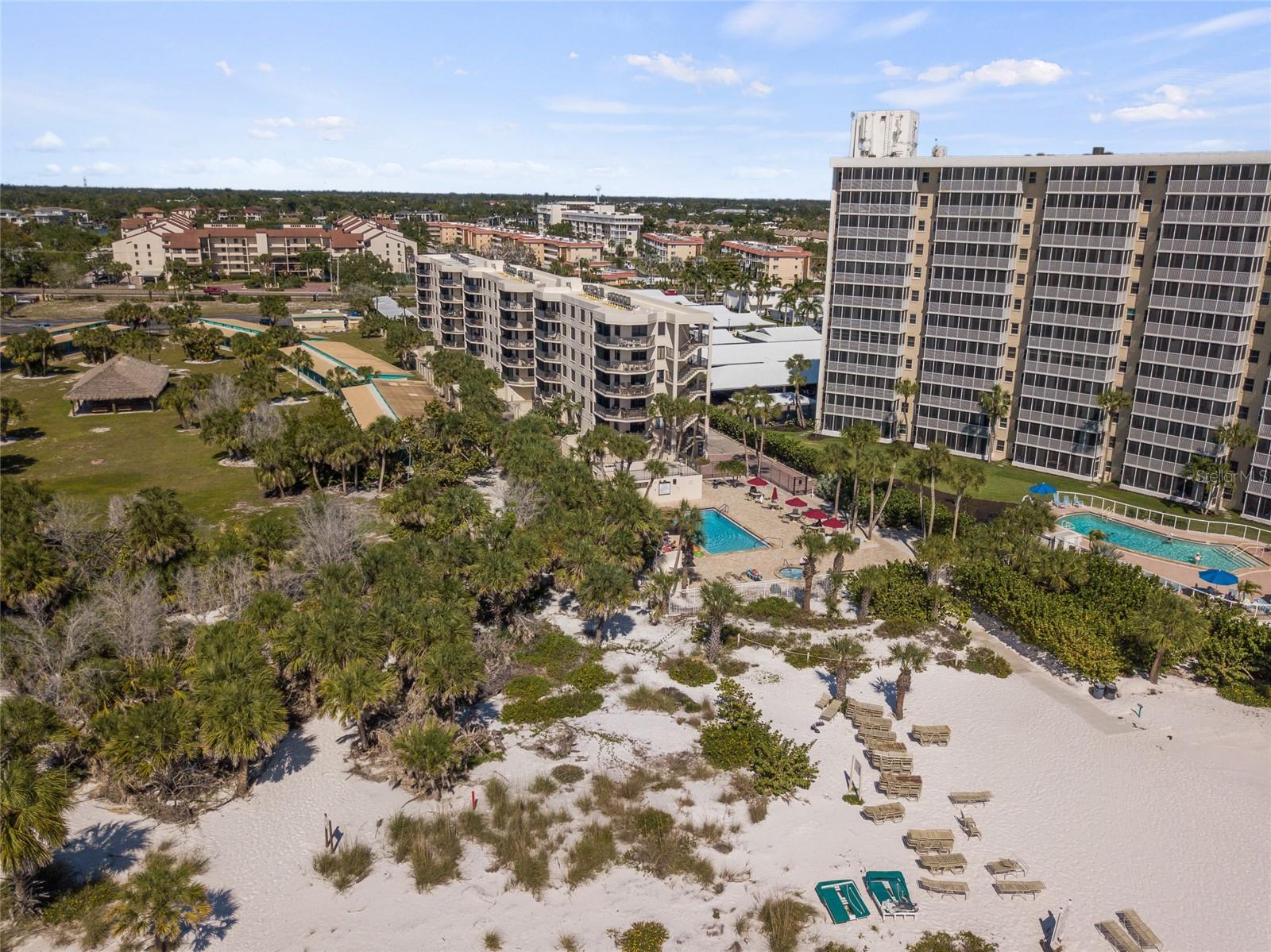 Image 46 of 69 For 6266 Midnight Pass Road 404