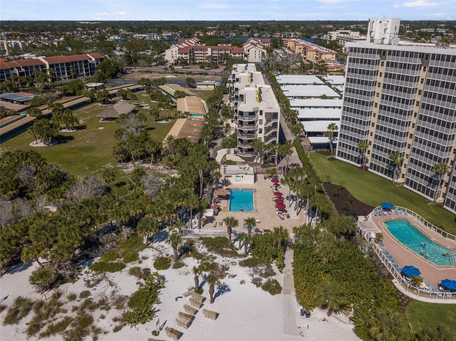 Image 47 of 69 For 6266 Midnight Pass Road 404