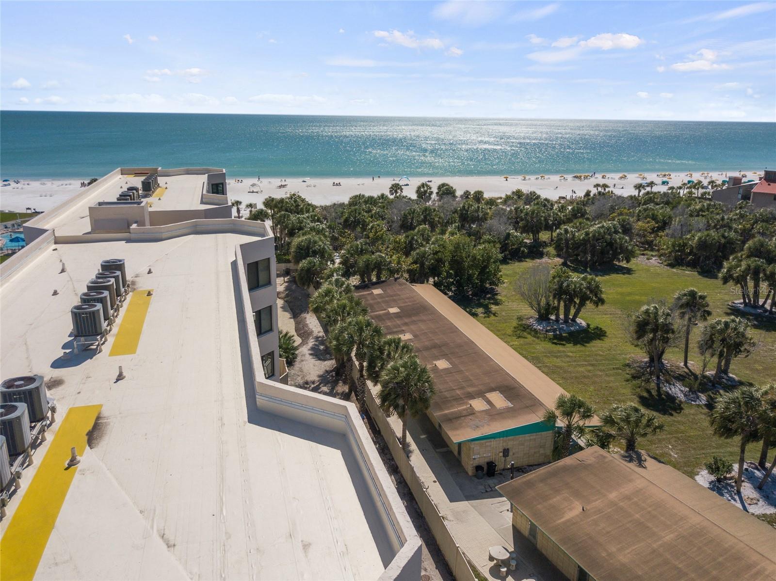 Image 49 of 69 For 6266 Midnight Pass Road 404