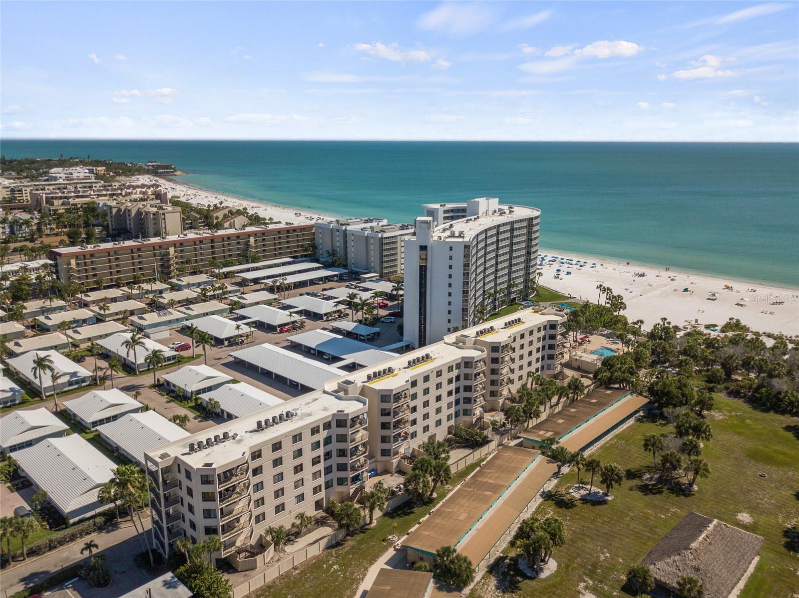 Image 51 of 69 For 6266 Midnight Pass Road 404